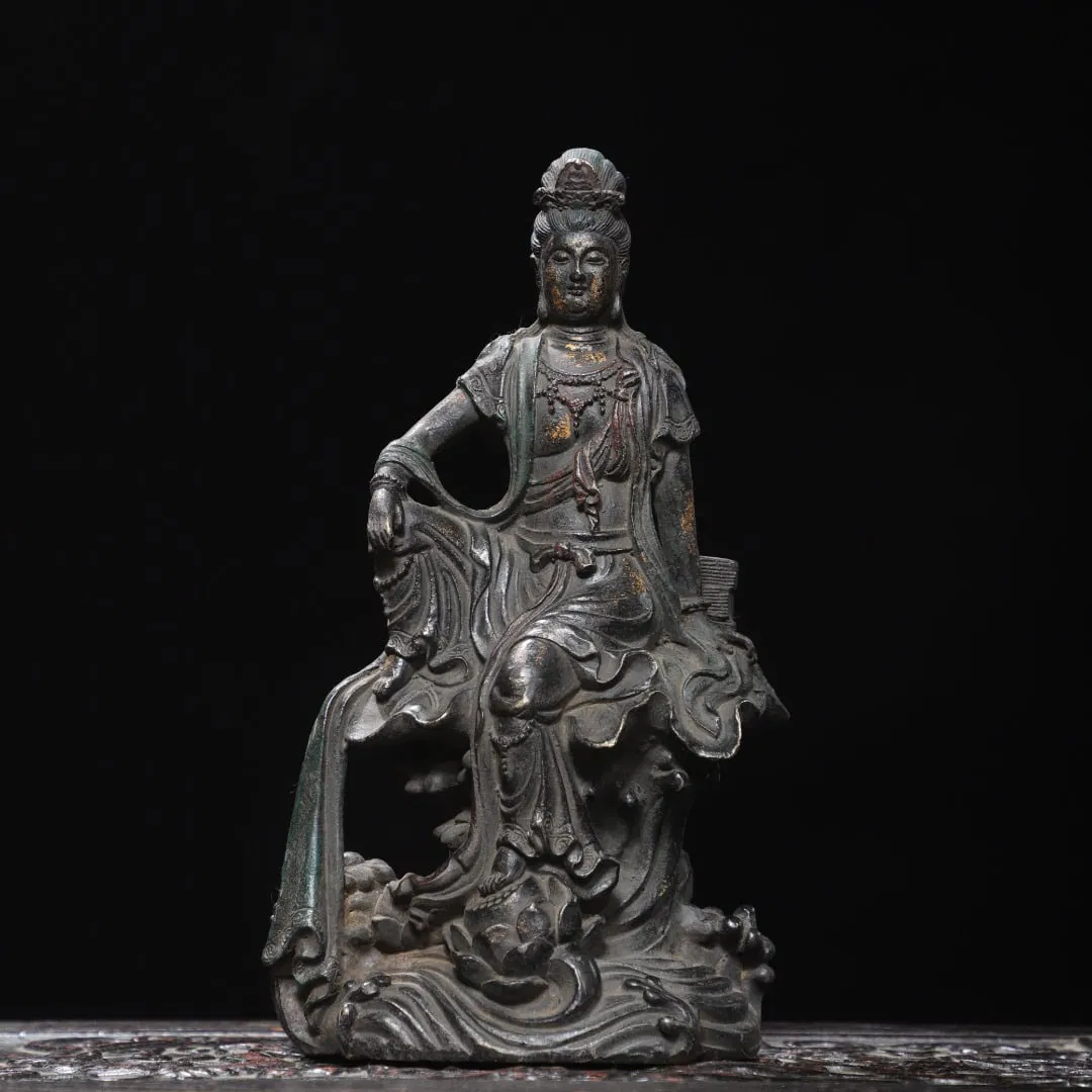 A Exquisite Gold Overlaid Bronze Statue of Avalokitesvara Ornament