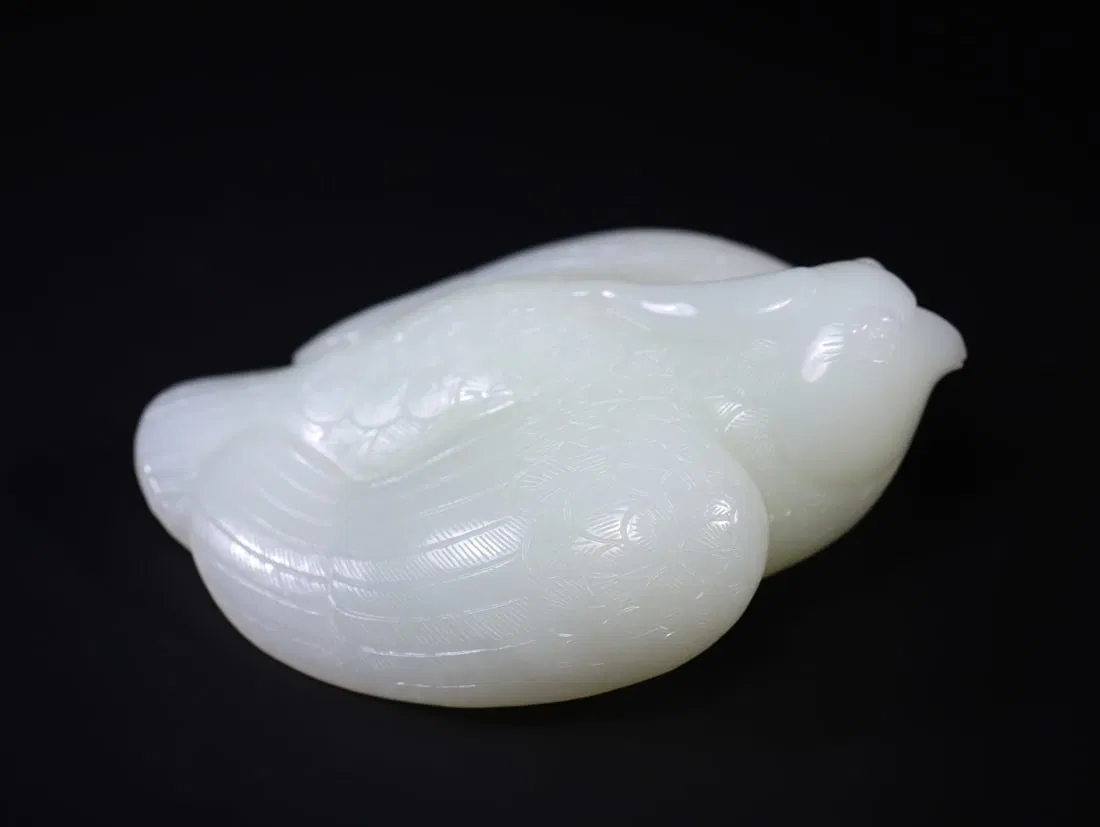 A Exquisite Hotan Jade Bird Ornament