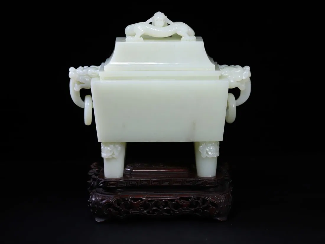 A Exquisite Hotan Jade Dragon Ears Censer