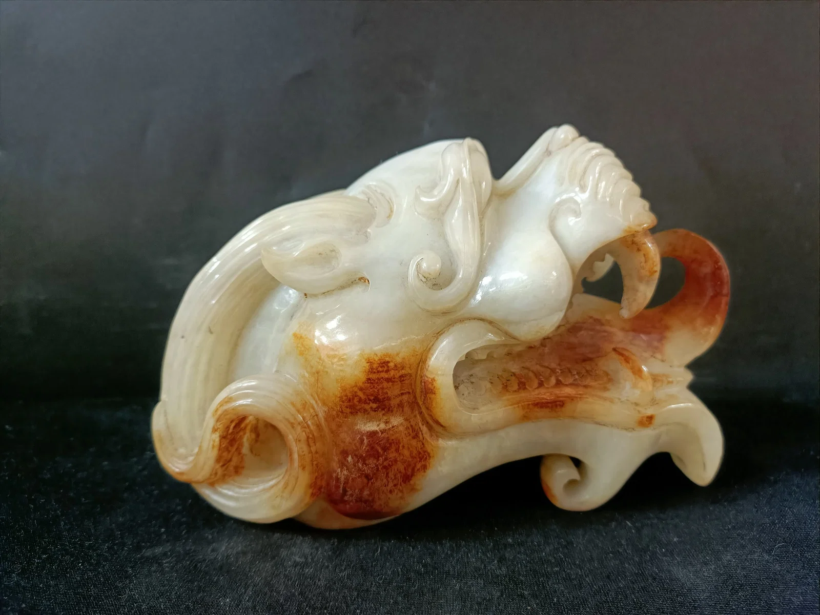 A Exquisite Hotan Jade Dragon Head