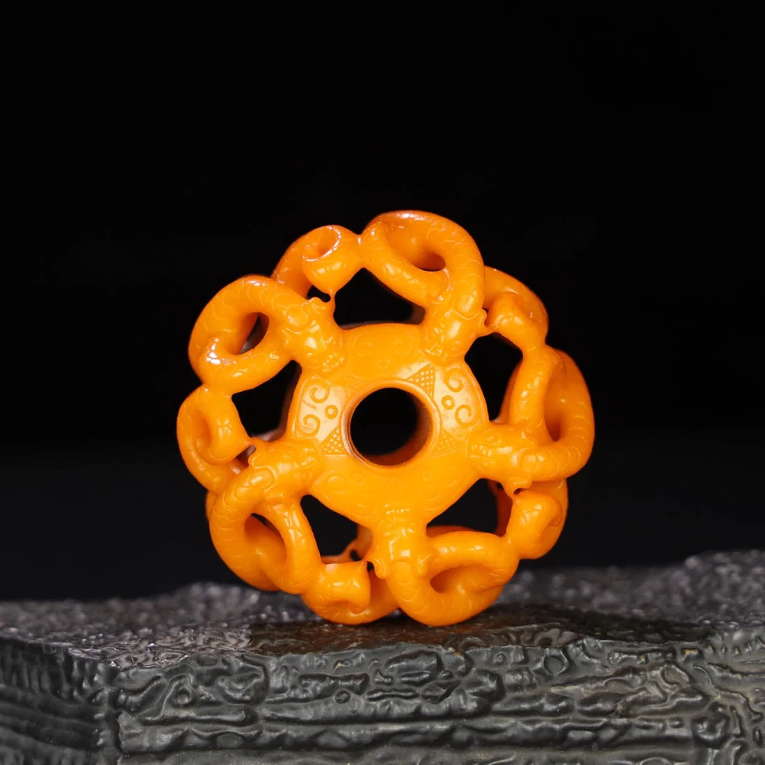 A Exquisite Hotan Jade Dragon jade pendant