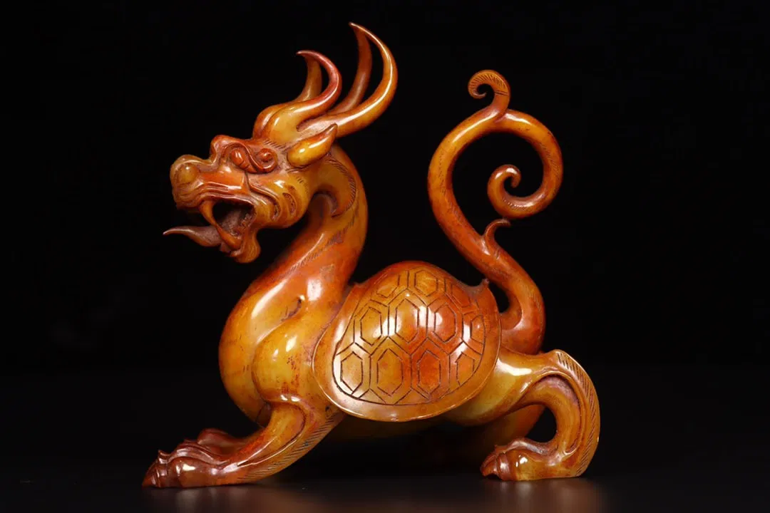 A Exquisite Hotan Jade Dragon Ornament
