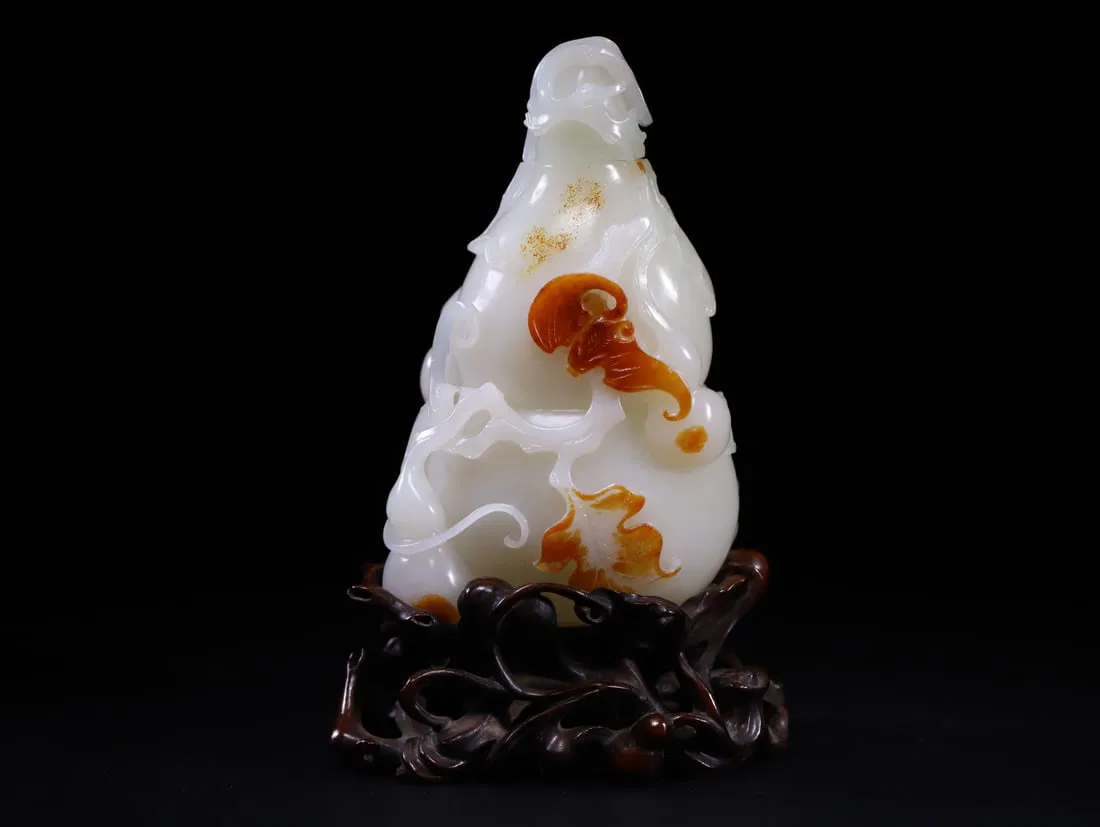 A Exquisite Hotan Jade Gourd Ornament