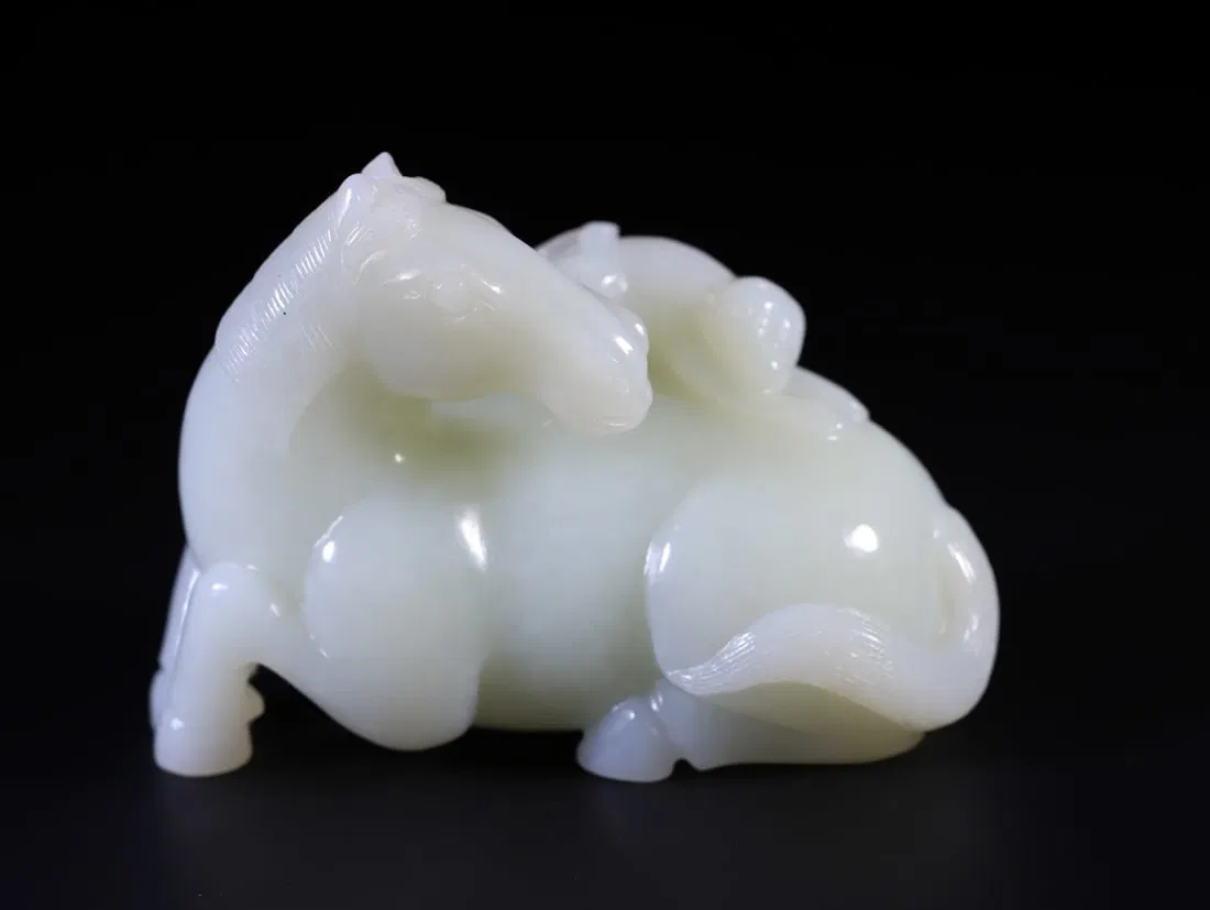 A Exquisite Hotan Jade Horse Ornament