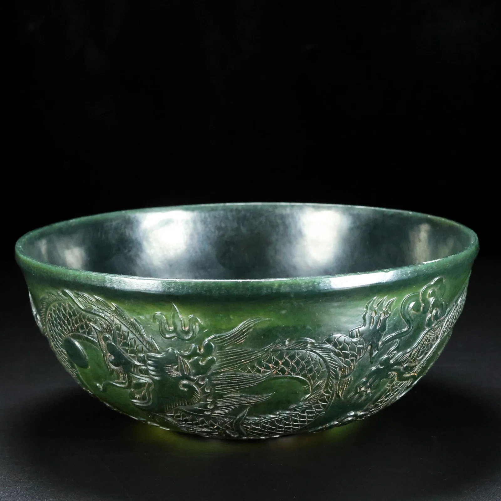 A Exquisite Hotan Jasper Dragon Pattern Bowl