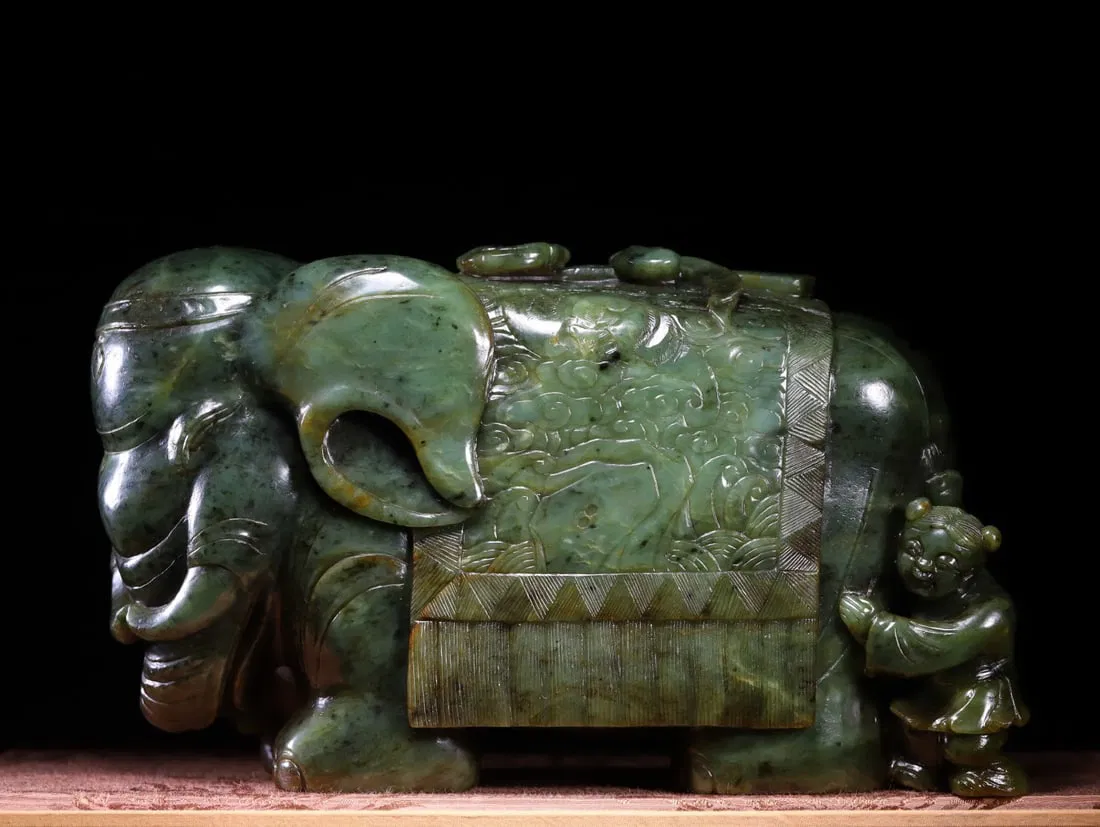A Exquisite Hotan Jasper Figures Ornament