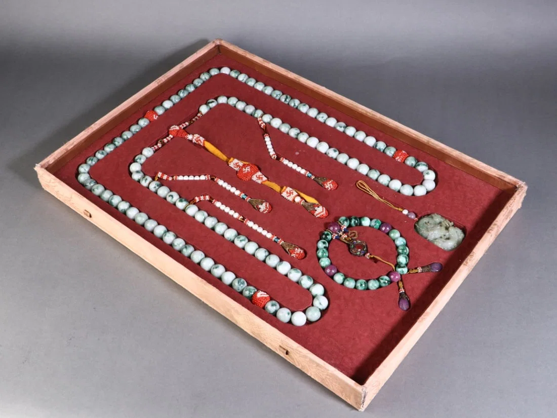 A Exquisite Jadeite Bracelets