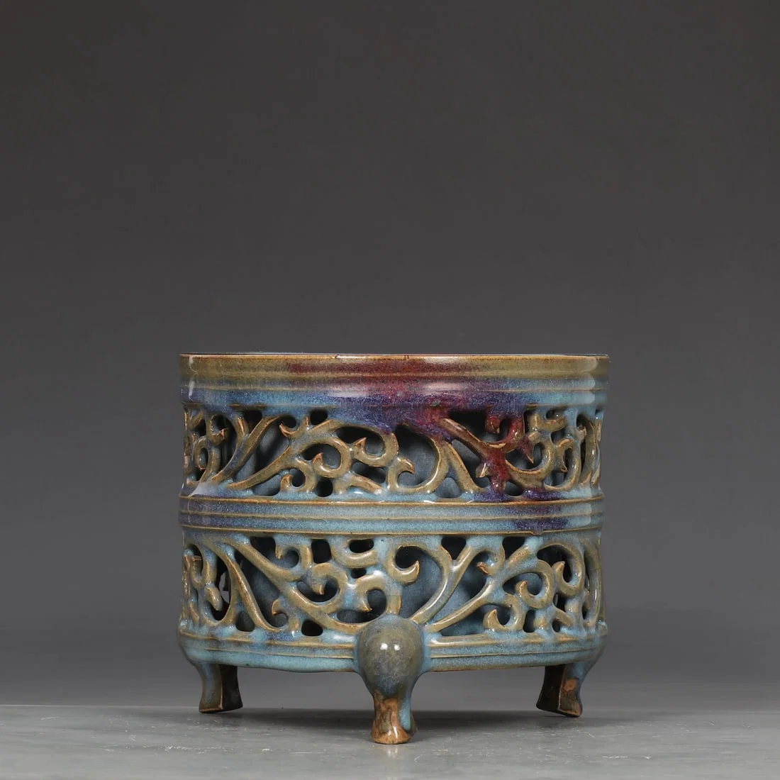 A Exquisite Jun Yao Purple Glazed Tripod Censer