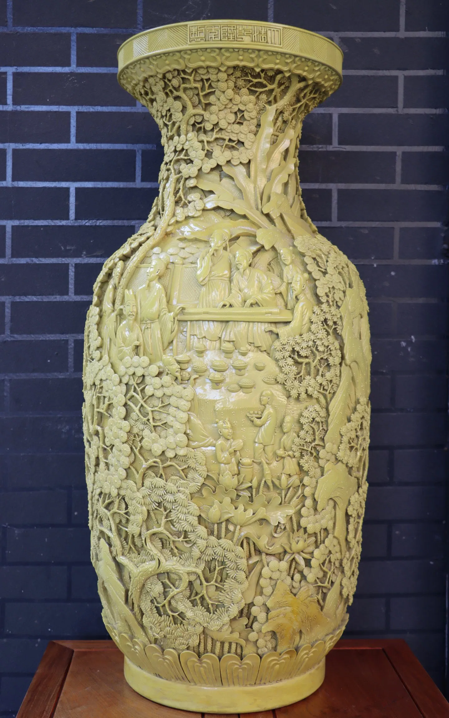 A Exquisite Lemon Yellow Glaze Carved Figures Pattern Vase
