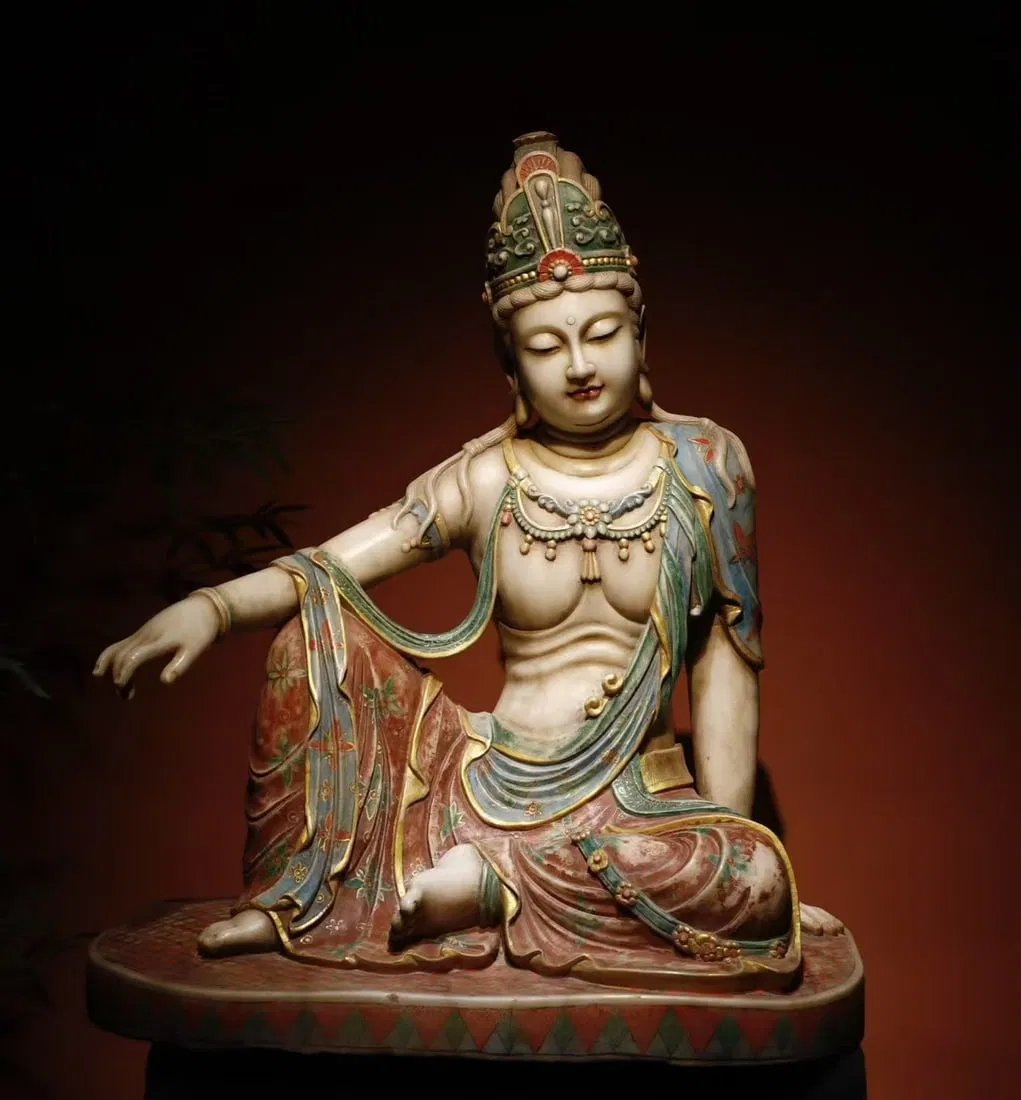 A Exquisite Marble Statue of Avalokitesvara Ornament