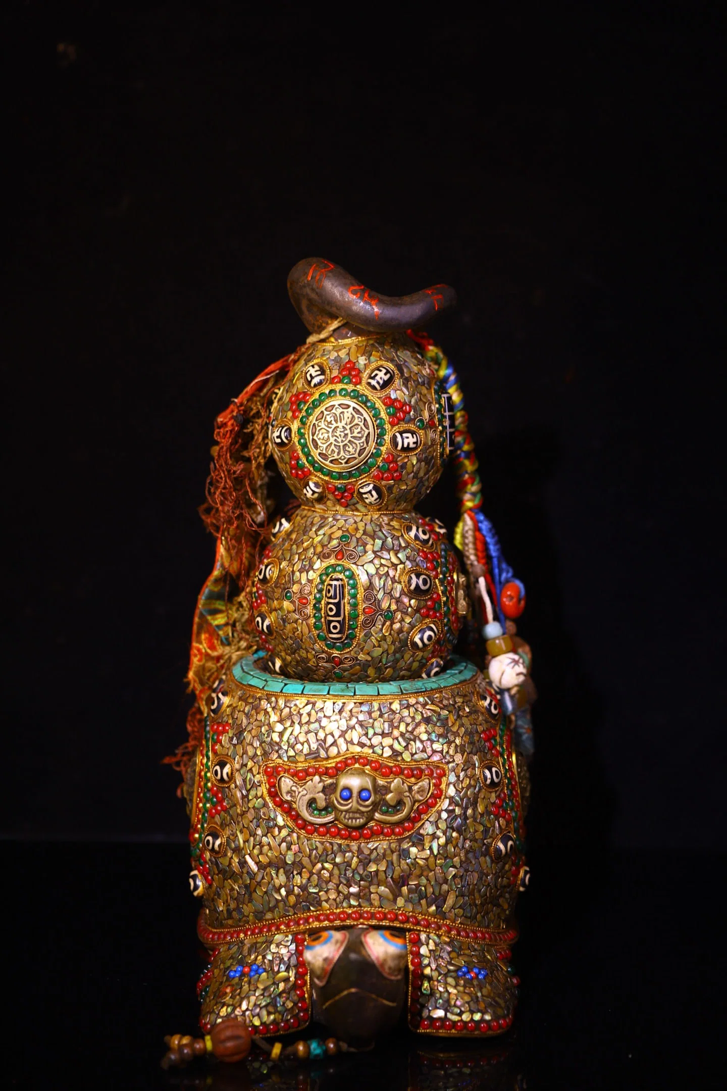 A Exquisite Meteorite Carved and Dzi Bead-Inlaid Tortoise Ornament