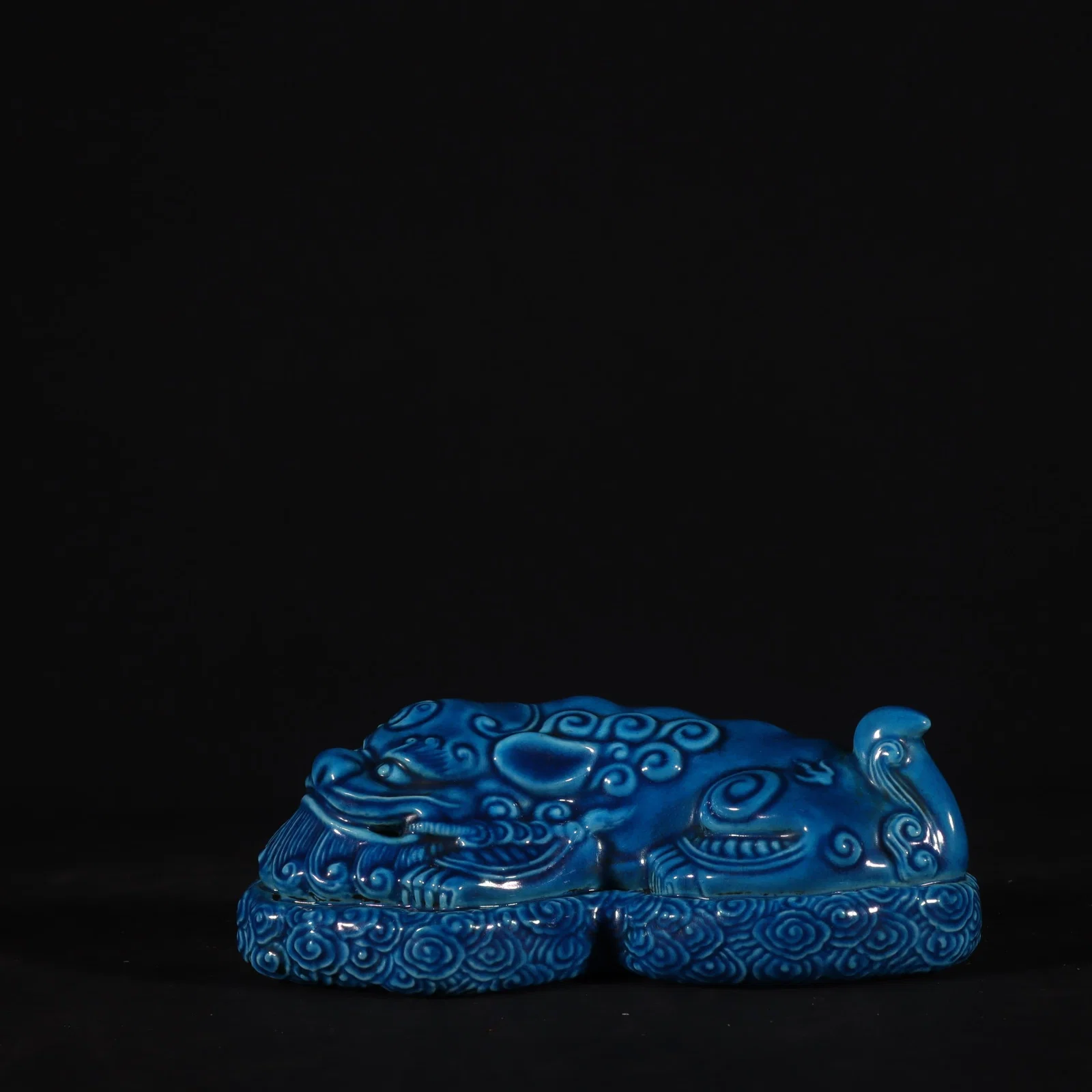 A Exquisite Sapphire Blue Glaze Auspicious Beast Paperweight