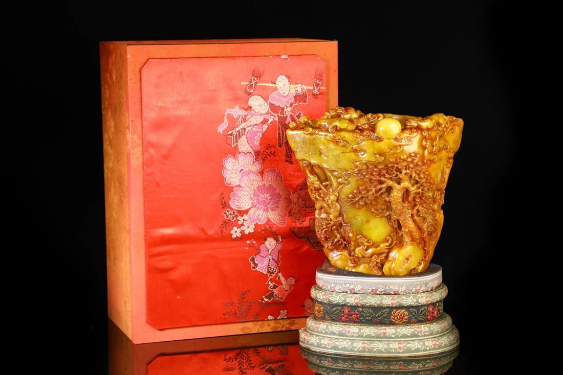 A Exquisite Shoushan Stone Dragon Pattern Ornament