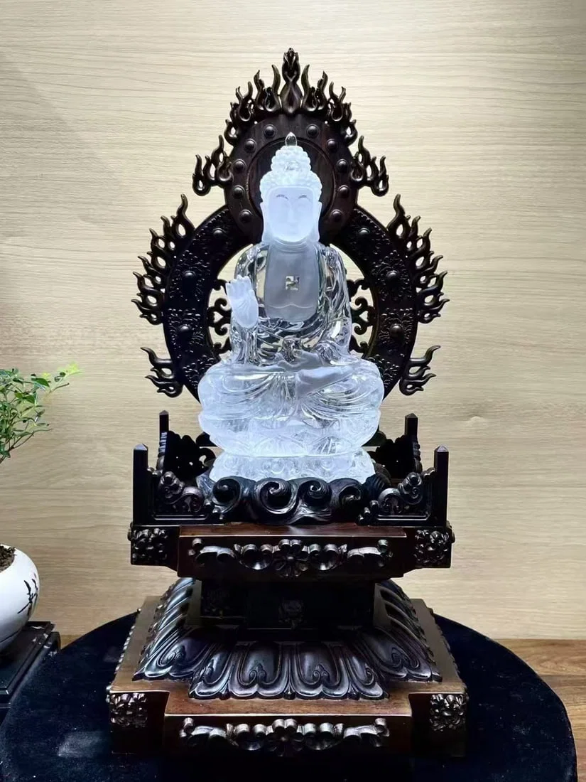 A Exquisite White Crystal Carved Buddha statue Ornament