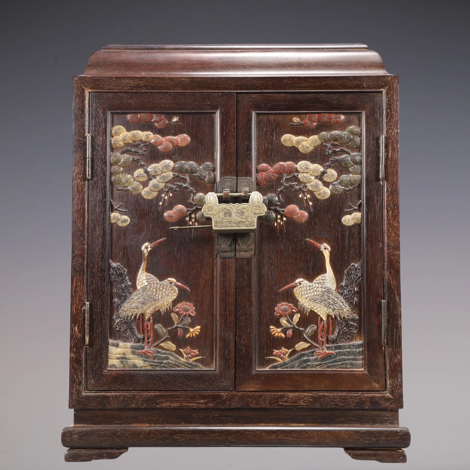 A Exquisite Zitanwood Pine and Crane Pattern Box