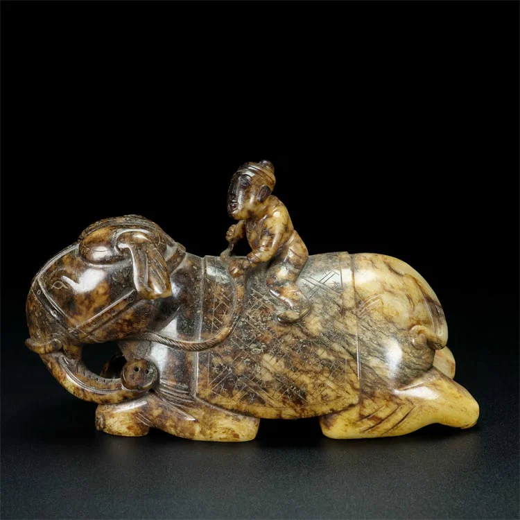 A Exquisiten Hotan Jade Elephant Ornament