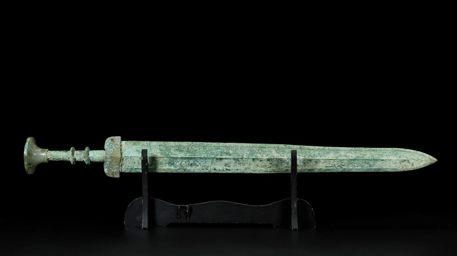 A Exquisiten Hotan Jade Sword
