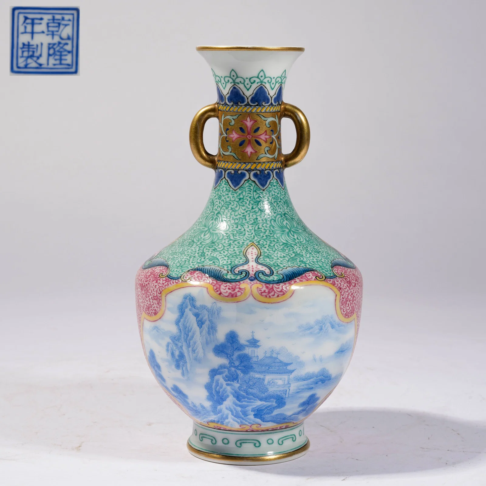 A FAMILLE ROSE LANDSCAPE PATTERN VASE