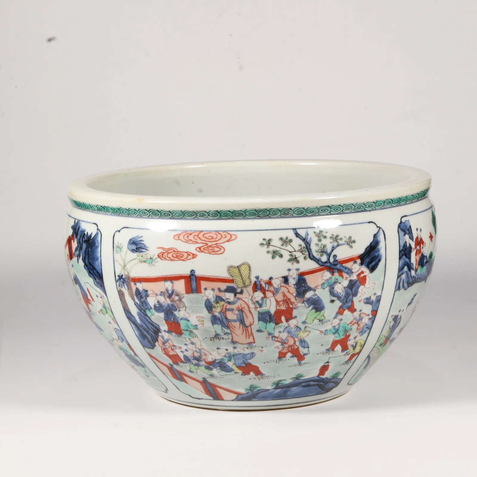 A FAMILLE VERTE JAR WITH HUNDRED CHILDREN PATTERN