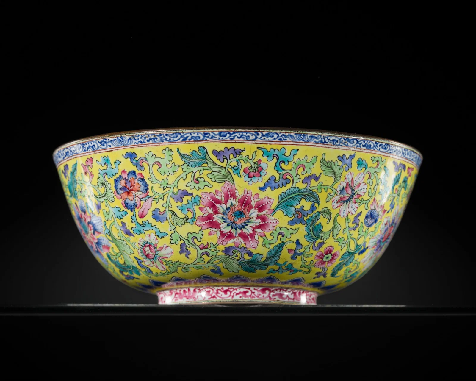 A FINELY ENAMELED YELLOW-GROUND BOWL, QIANLONG PERIOD