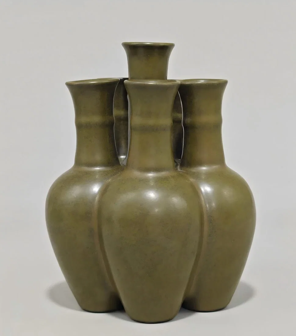 A five-tube bottle of tea ink in a firewood kiln during the Qianlong period of the Qing Dynasty