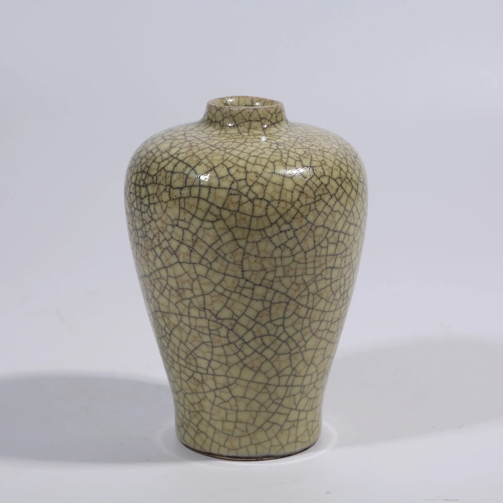 A GE KILN SMALL MEIPING VASE