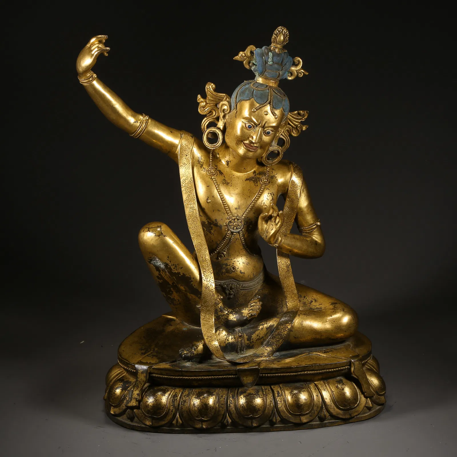 A GILDED BRONZE GREAT ACHIEVER STATUE