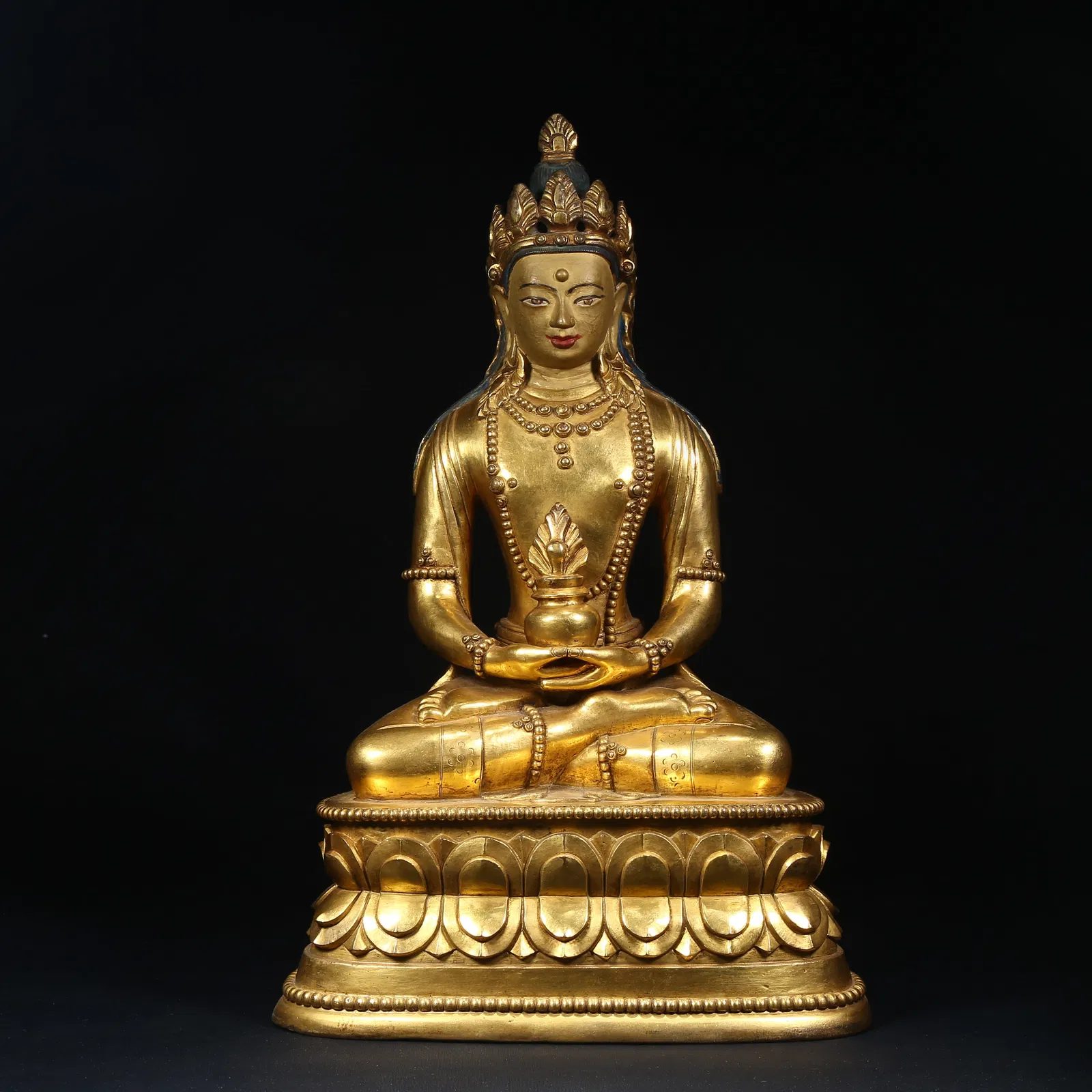 A GILT BRONZE AMITAYUS BUDDHA STATUE IN ZANABAZAR STYLE