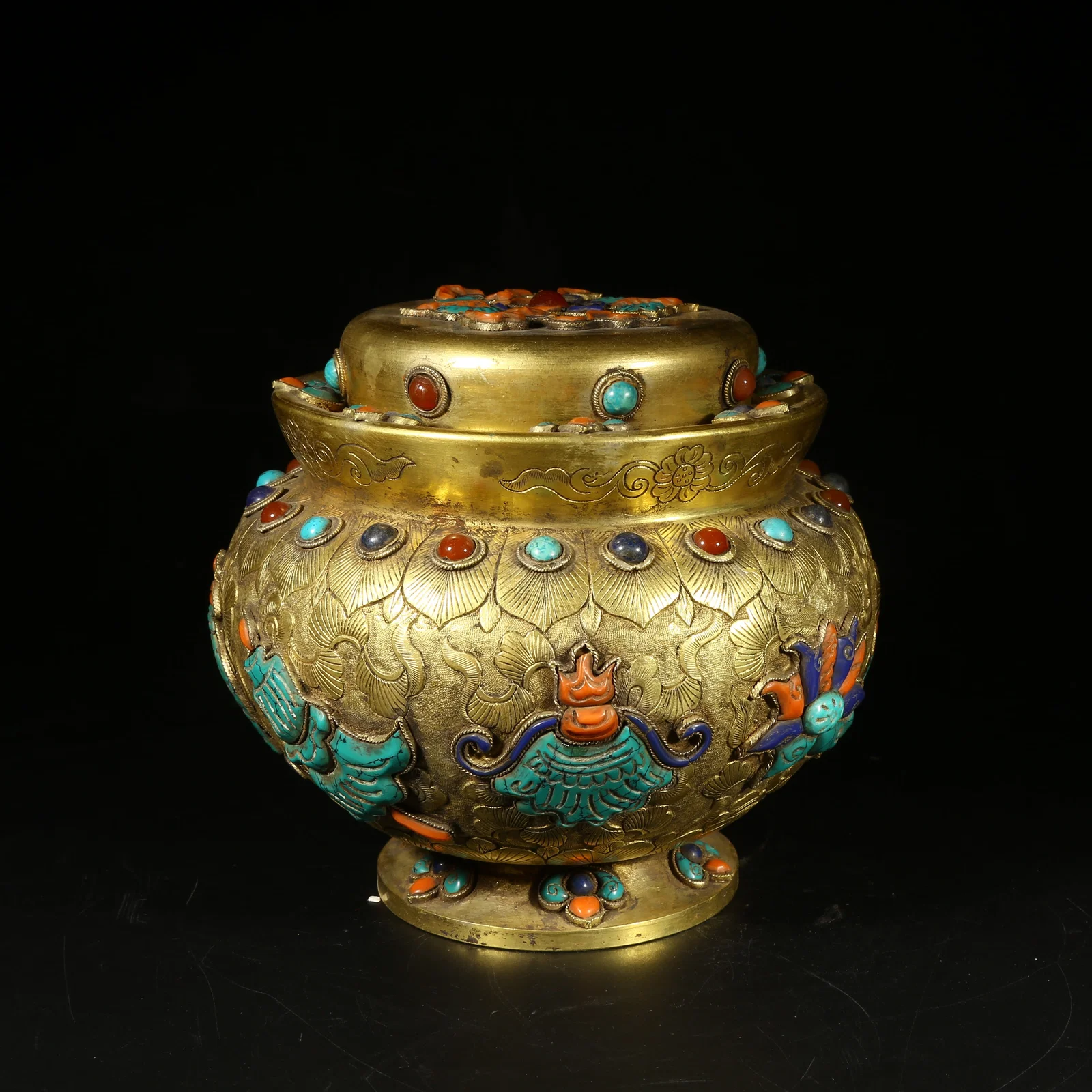 A GILT-BRONZE AND GEM-INLAID COVERED JAR