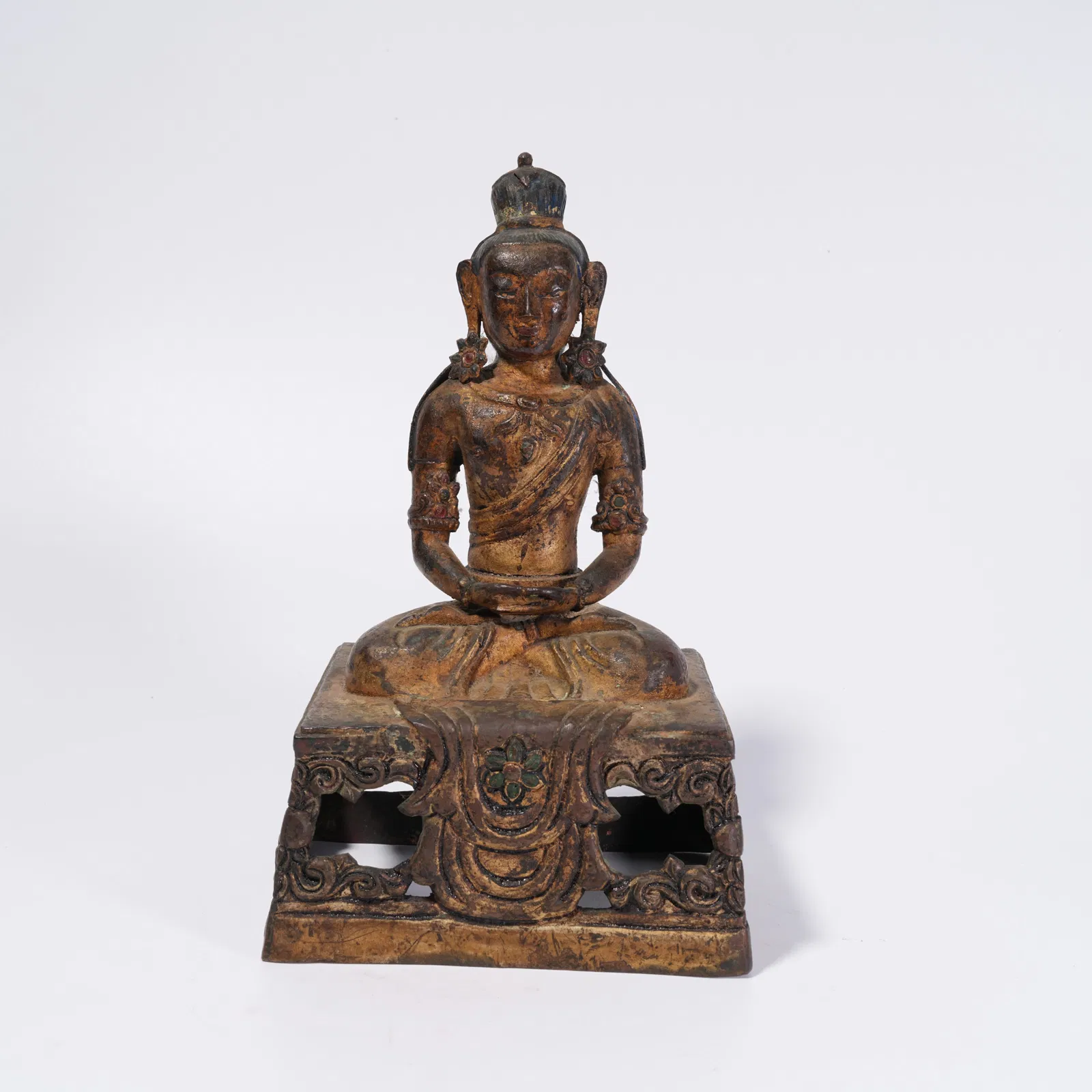 A GILT BRONZE BUDDHA STATUE