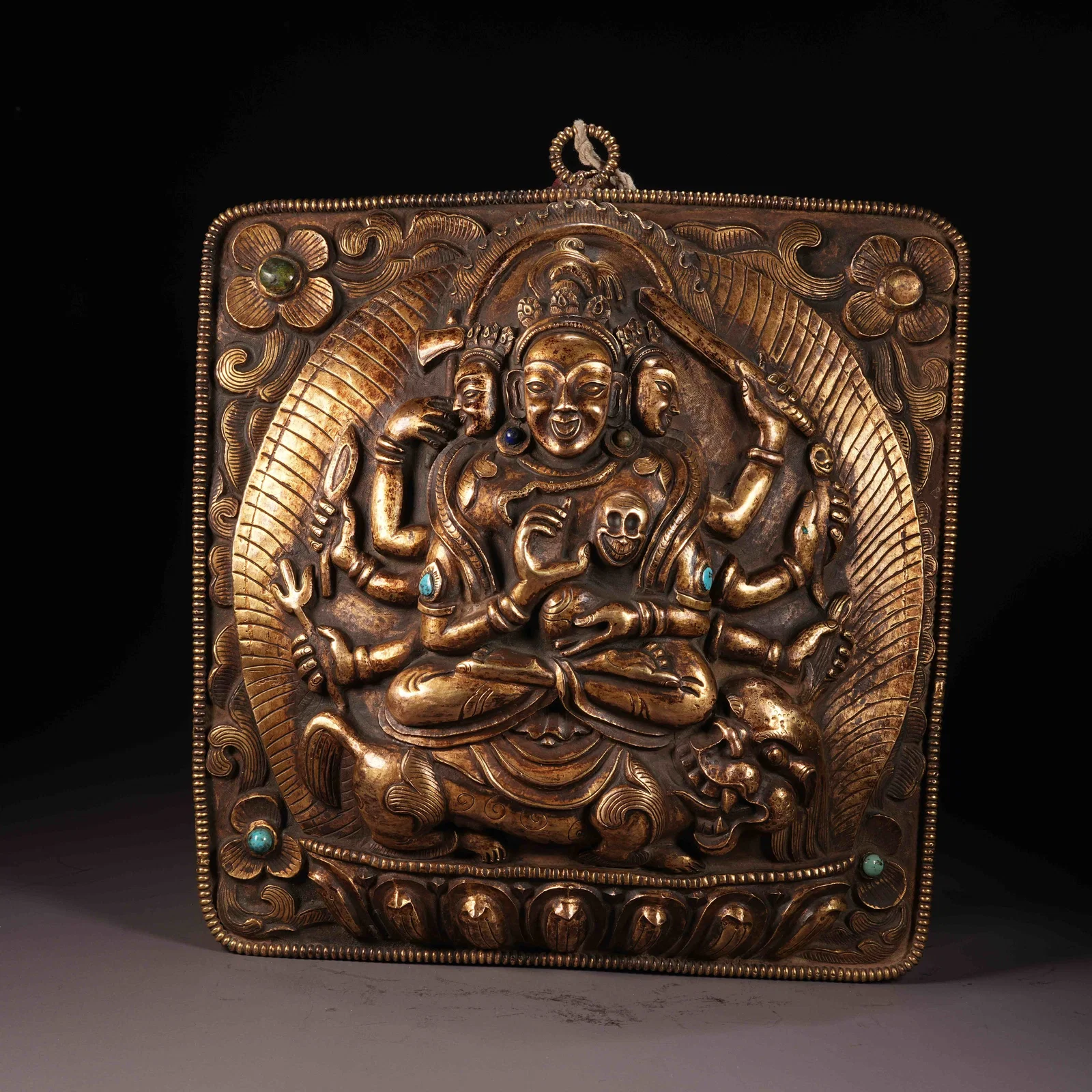 A GILT BRONZE MANJUSHRI TALISMAN WITH HAMMER PATTERN