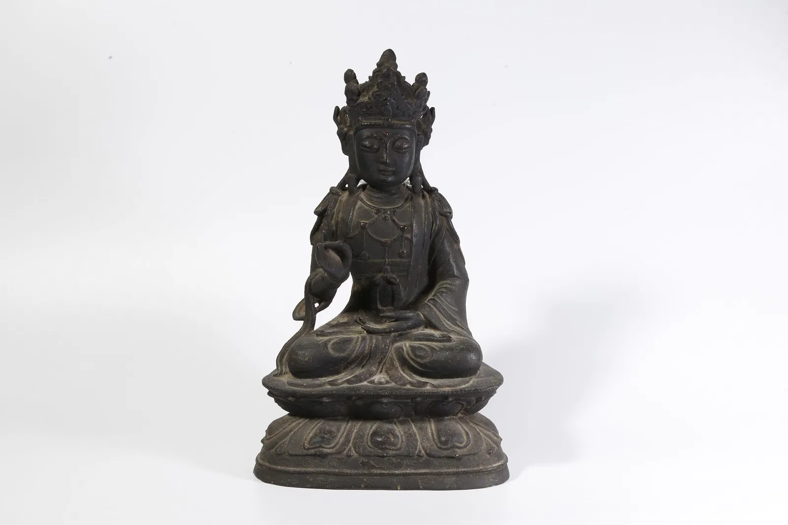 A GILT-BRONZE SHAKYAMUNI BUDDHA STATUE