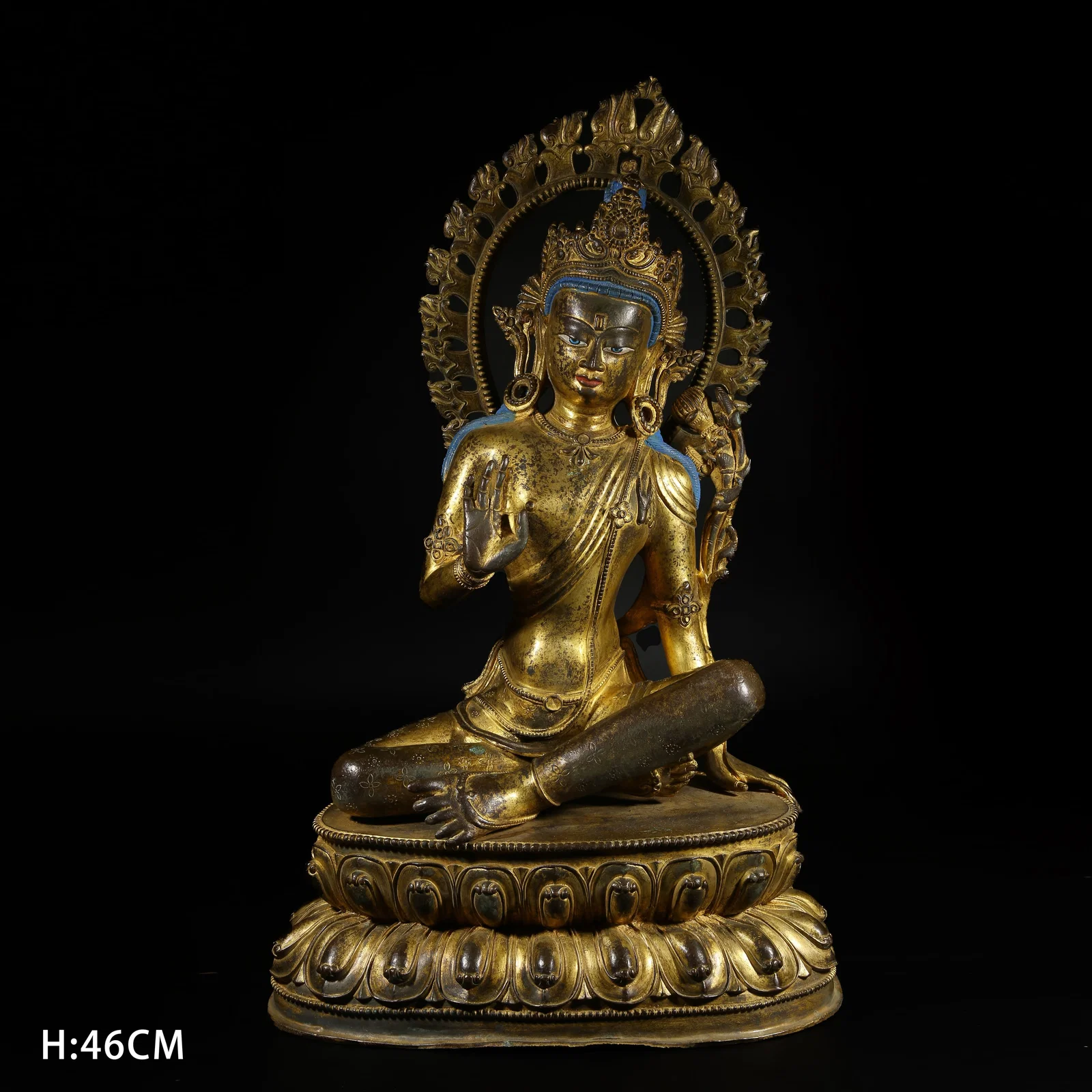 A GILT-BRONZE STATUE OF AVALOKITESHVARA (CINT?MA?ICAKRA FORM)
