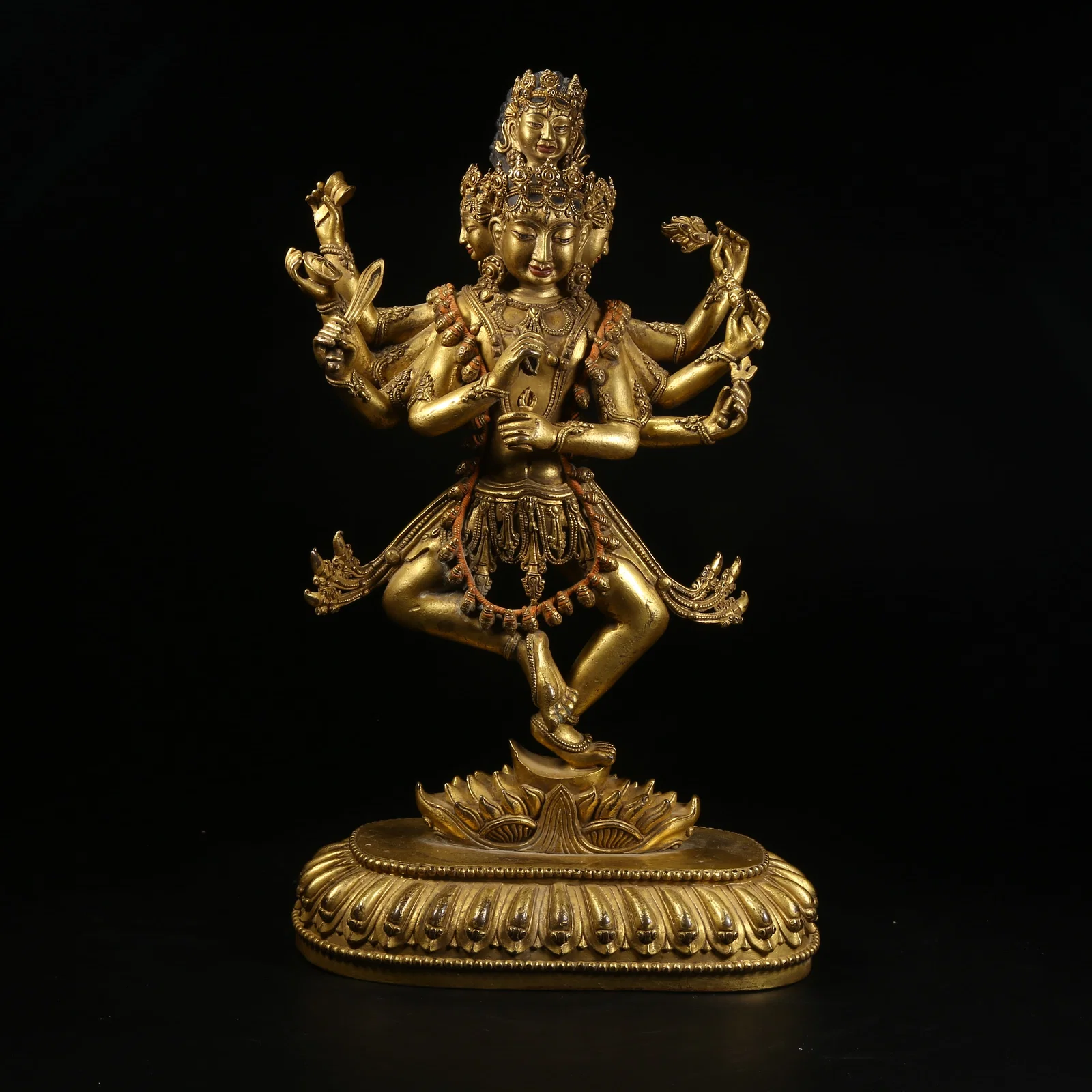 A GILT BRONZE STATUE OF BUDDHA MOTHER (PRAJNAPARAMITA)