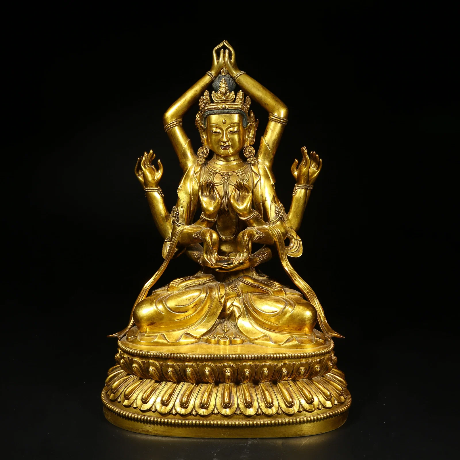 A GILT BRONZE STATUE OF CUNDI BODHISATTVA