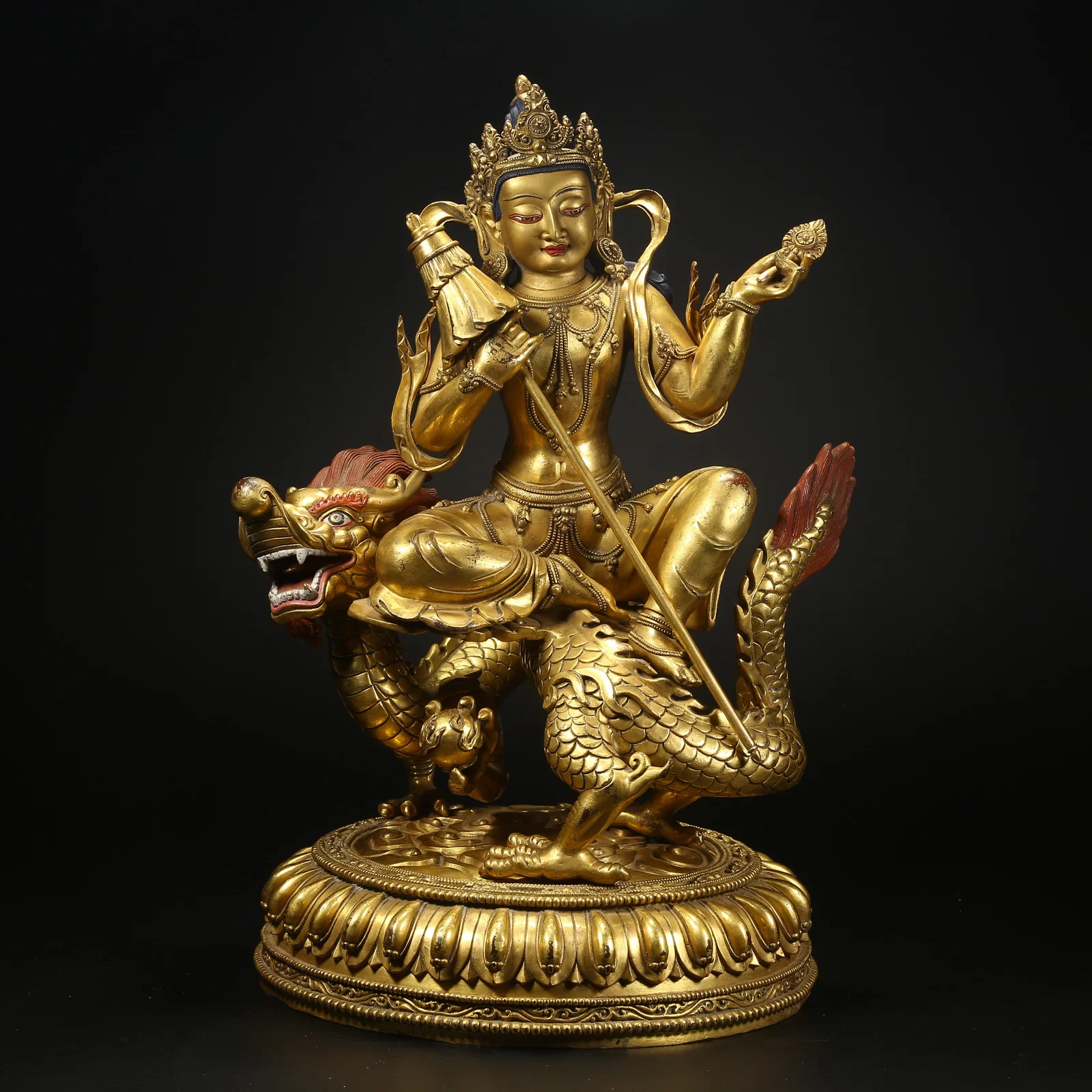 A GILT BRONZE STATUE OF WHITE UMBRELLA MOTHER BUDDHA