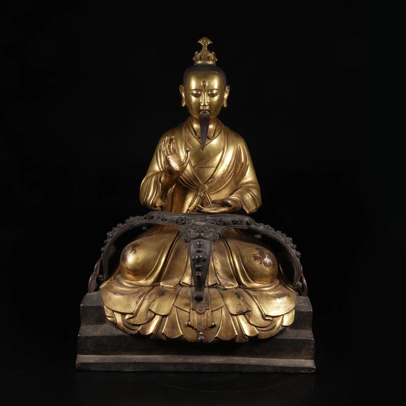 A GILT-BRONZE TAIYI JIUKU TIANZUN (SUPREME DEITY OF SALVATION) STATUE