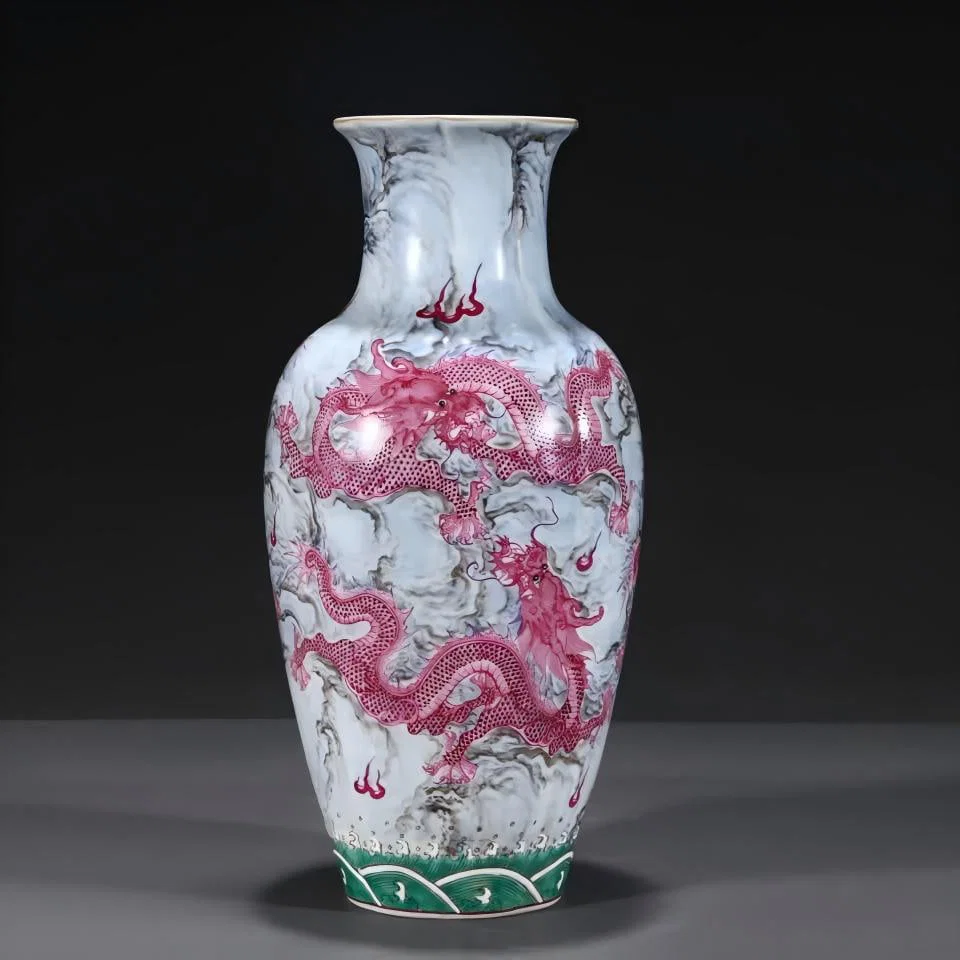 A gold-painted mallet bottle made in the Yongzheng era of the Qing Dynasty