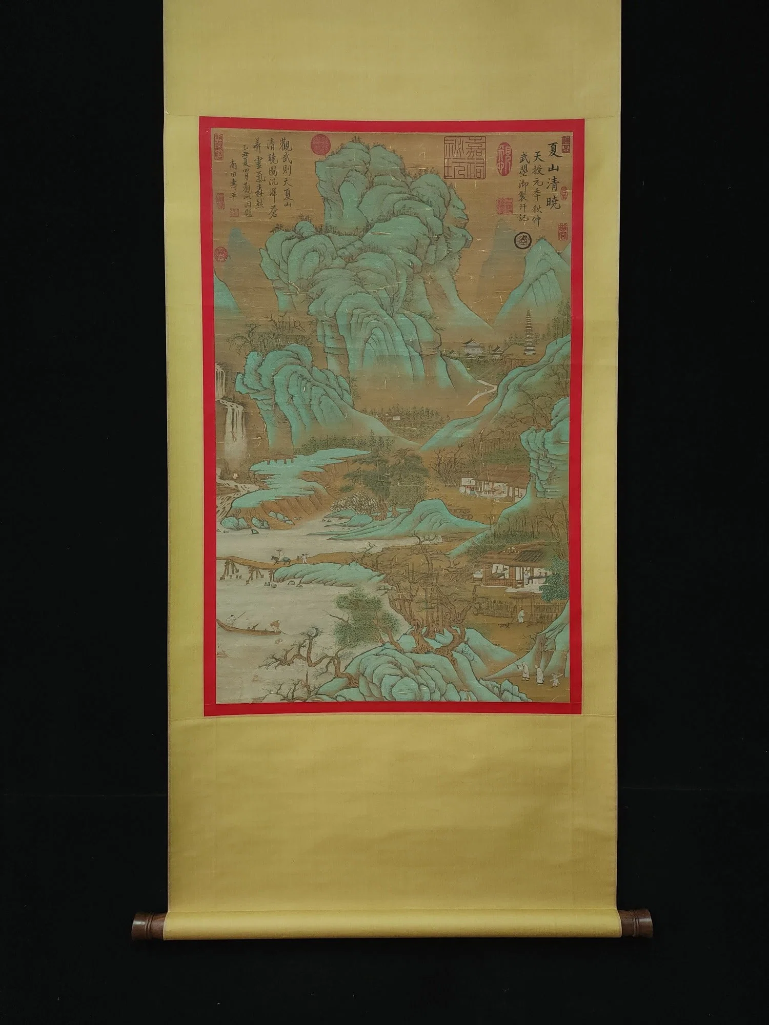 A green landscape painting of Wu Zetian on silk in the Tang Dynasty