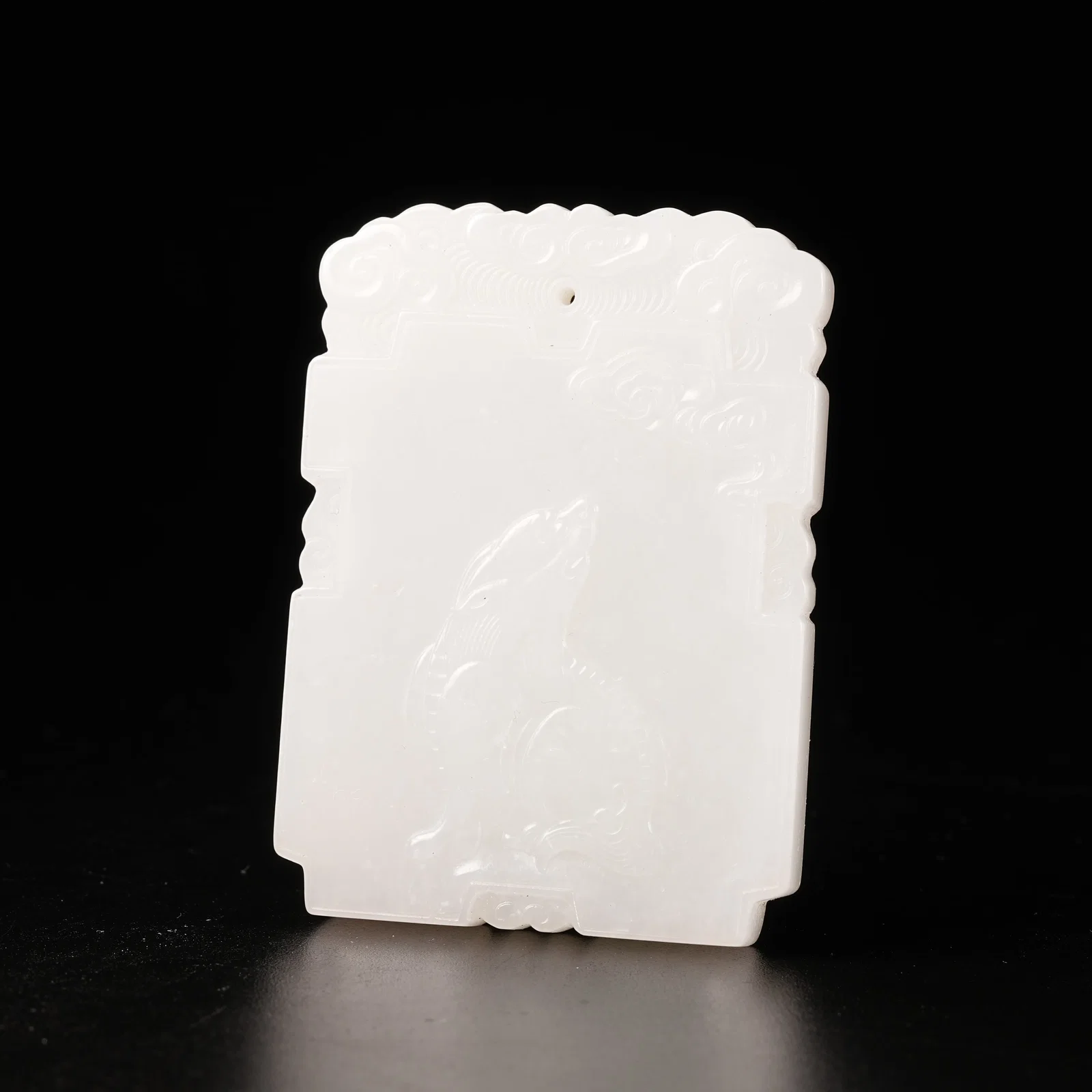 A HETIAN JADE AUSPICIOUS BEAST PATTERN PLAQUE