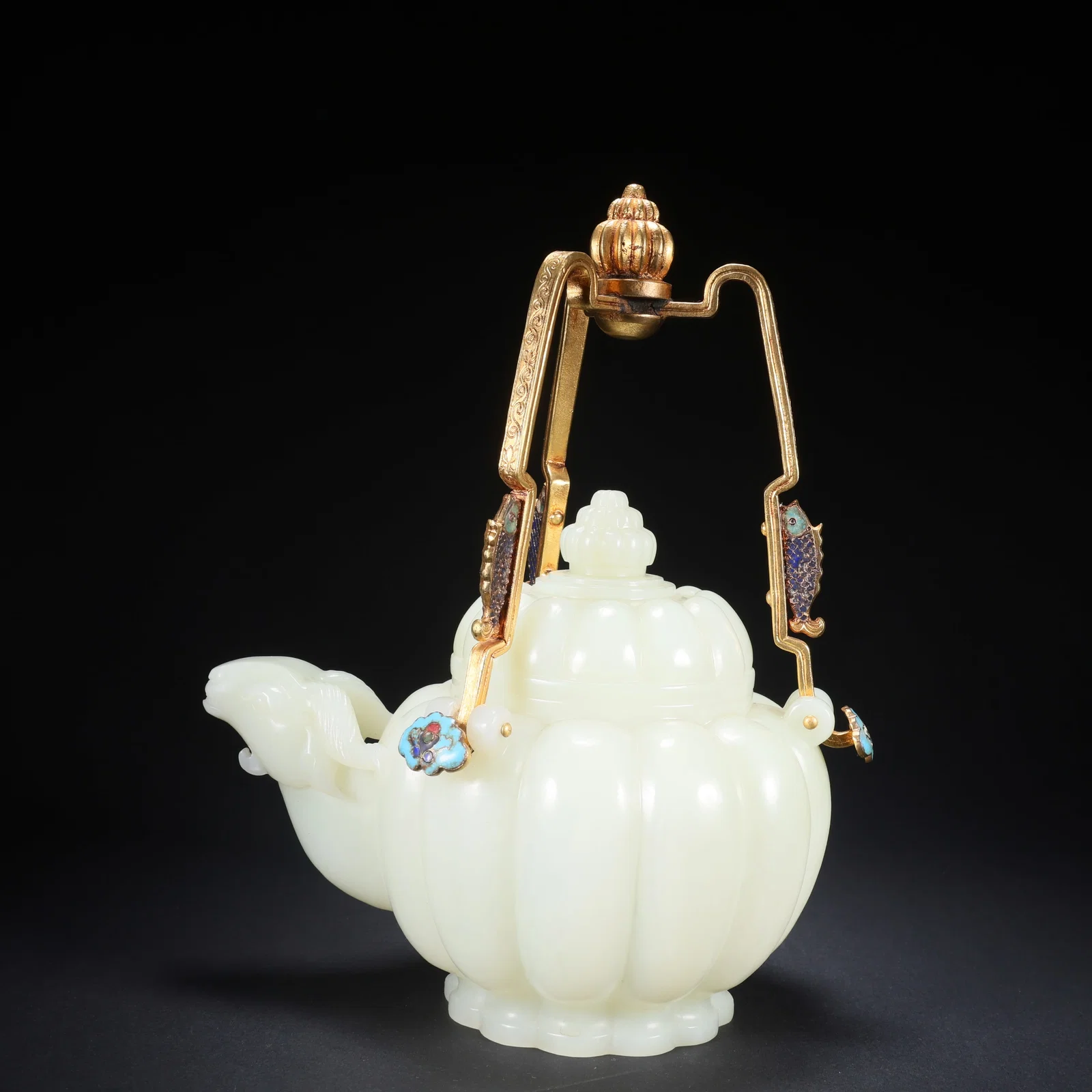 A HETIAN JADE BRONZE-GILT TEAPOT WITH HANDLE AND RAM-HEAD SPOUT