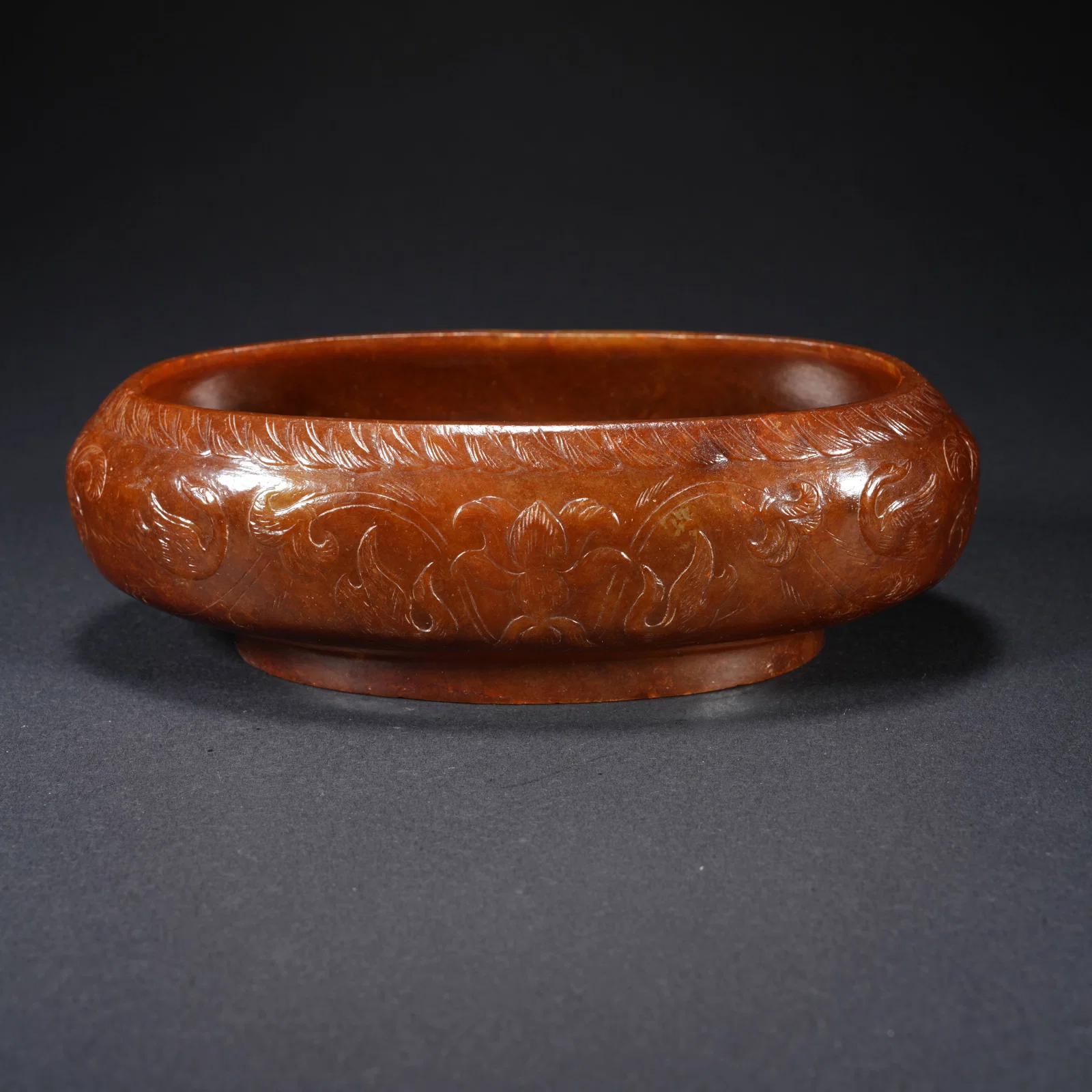A HETIAN JADE CARVED CRANE-MOTIF WASH BASIN
