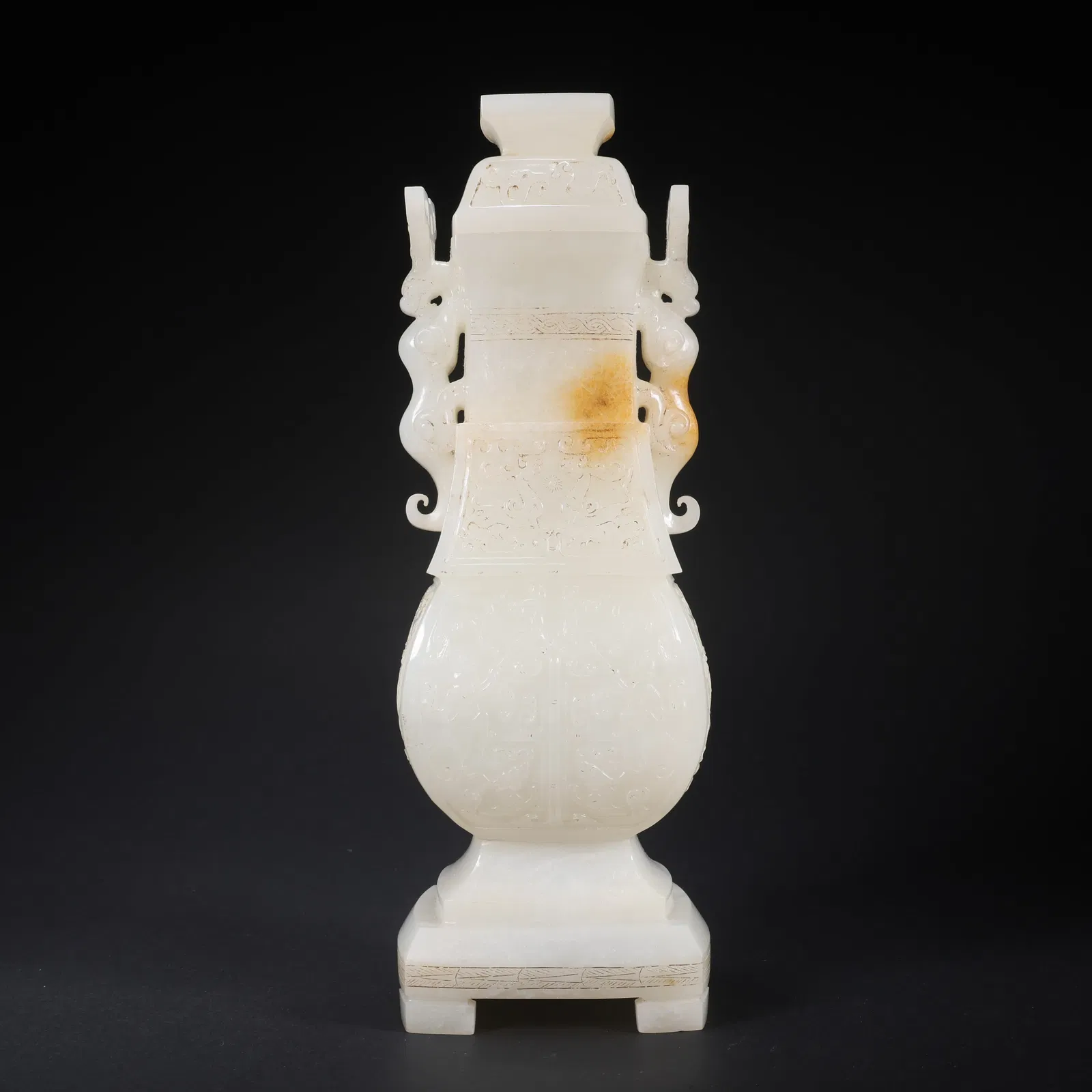 A HETIAN JADE COVERED VASE WITH DOUBLE BEAST HANDLES, HUNTING SCENE DECORATION