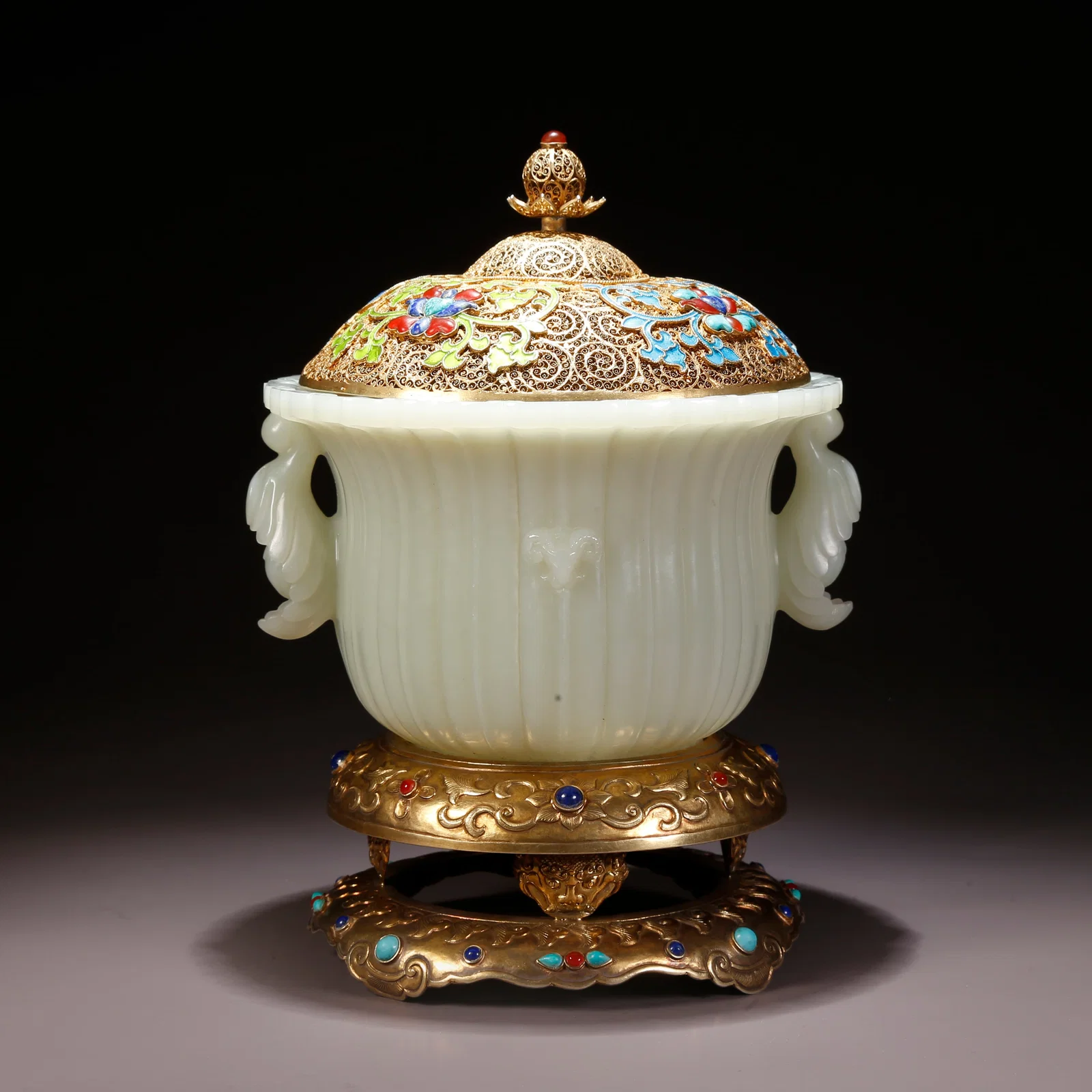 A HETIAN JADE FLOWER-HANDLED INCENSE BURNER
