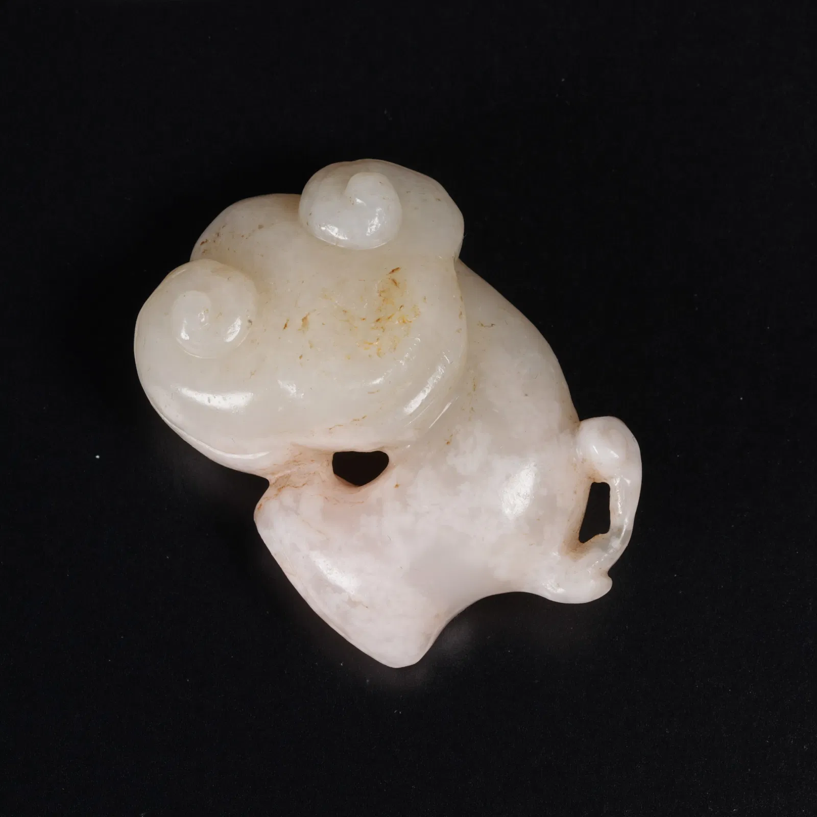 A HETIAN JADE LINGZHI FIGURINE