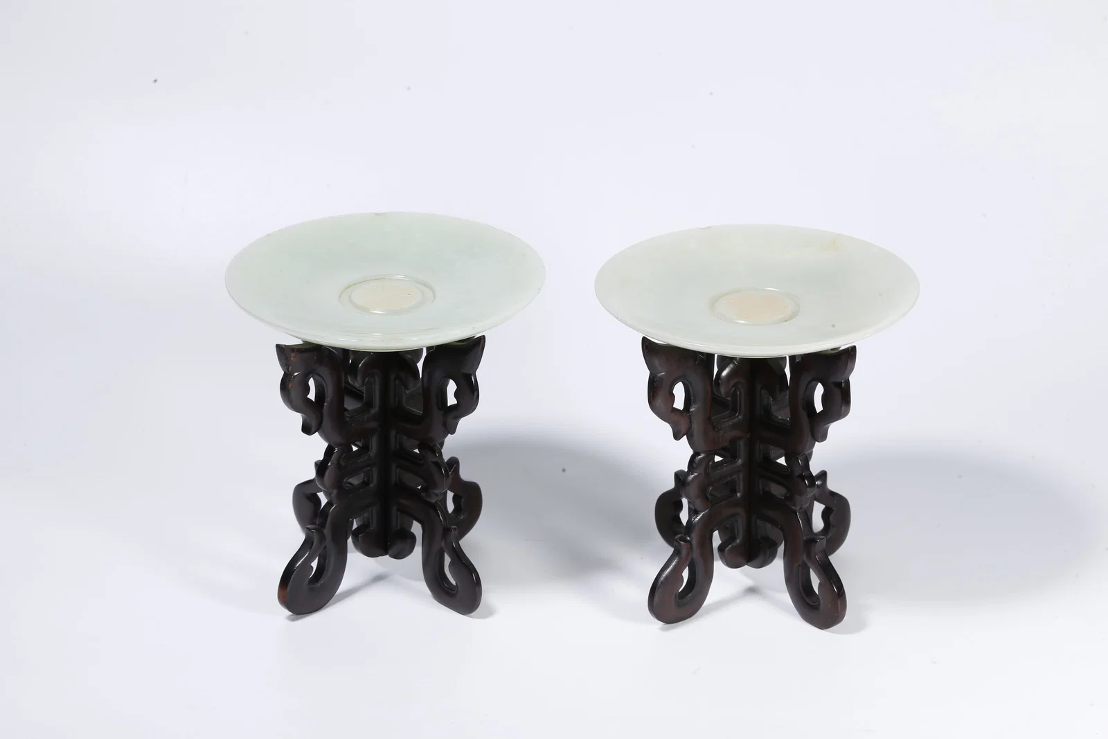 A HETIAN JADE PLATES (A PAIR)
