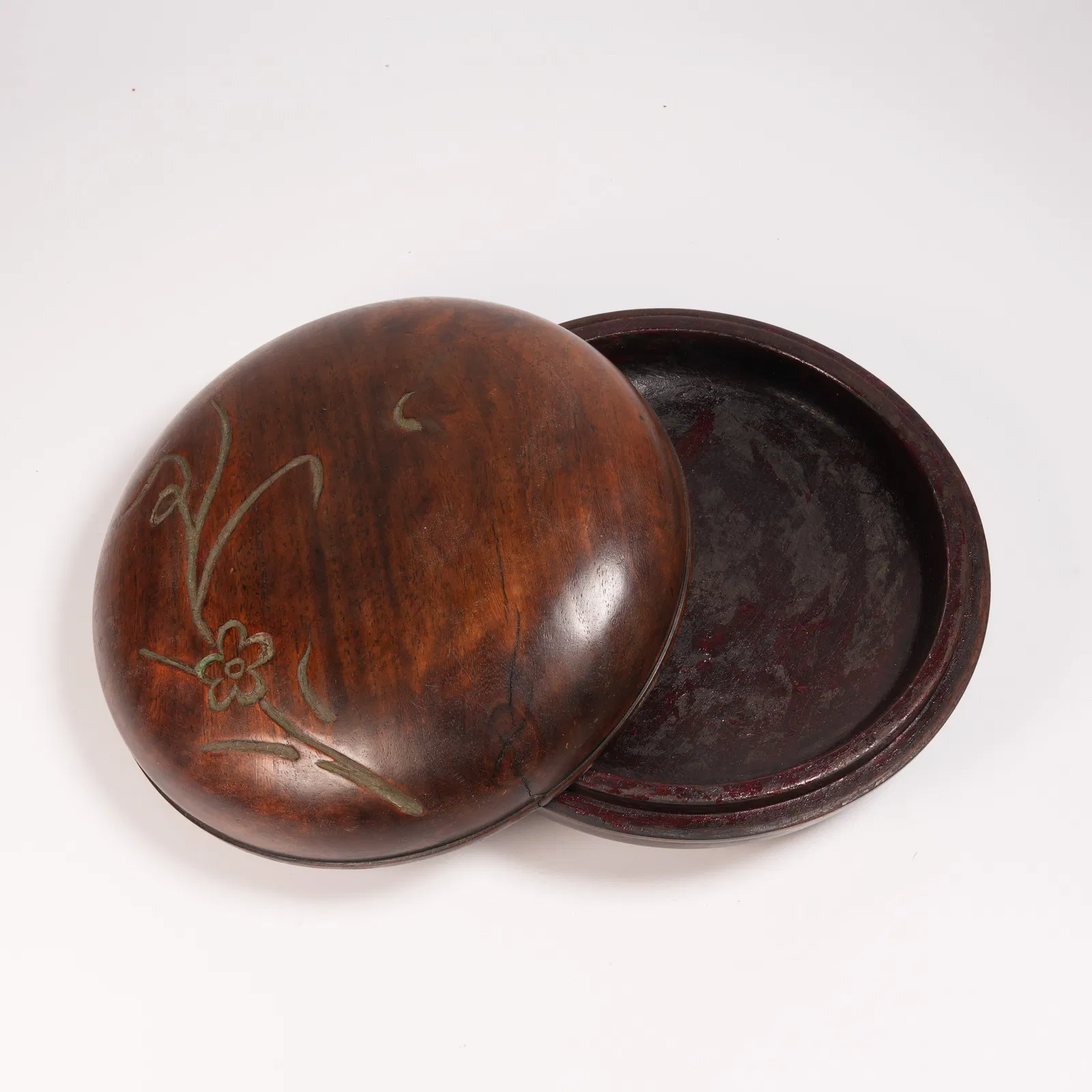 A HUANGHUALI FLORAL MOTIF OFFERING BOX