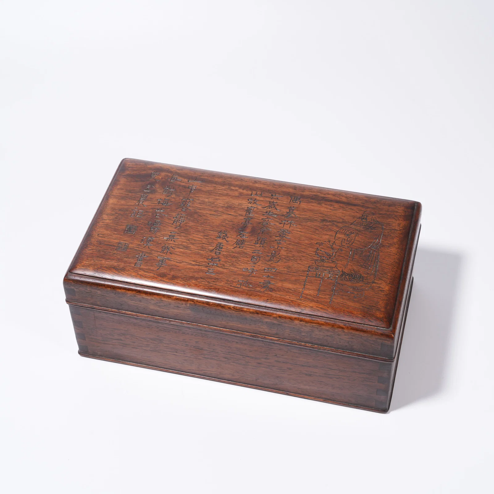 A HUANGHUALI WOOD CARVING FIGURE WITH INSCRIPTION COVERED BOX