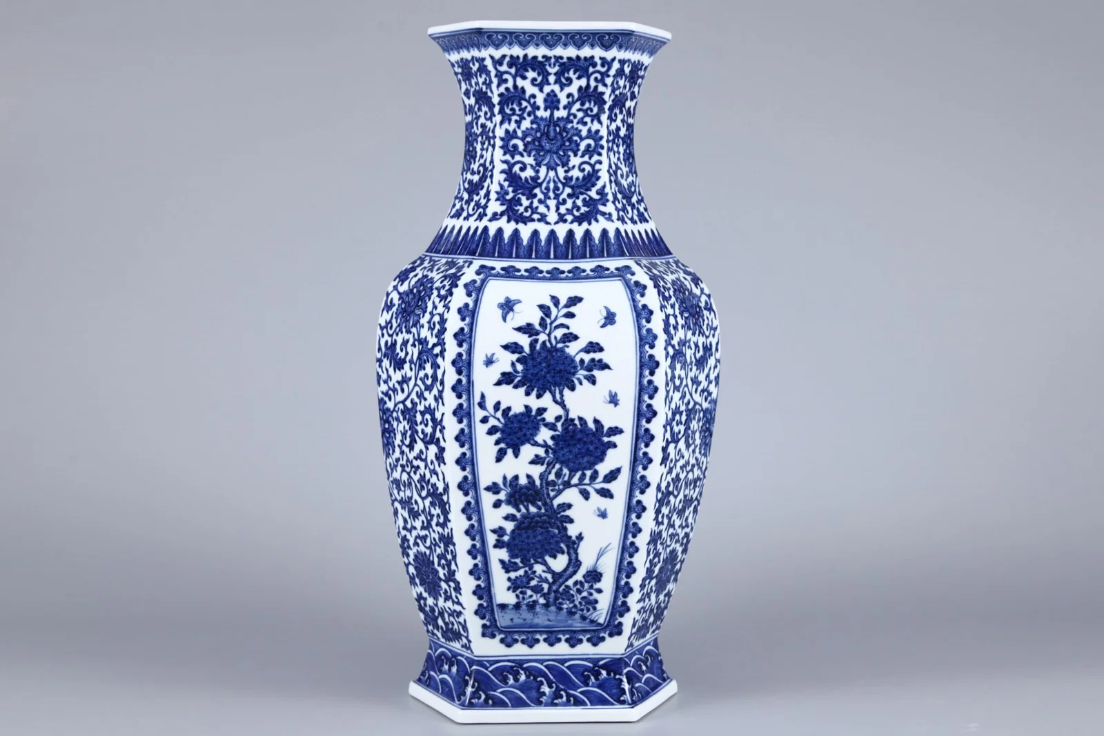 A Huge Blue and White Flower and Butterfly Pattern Vase