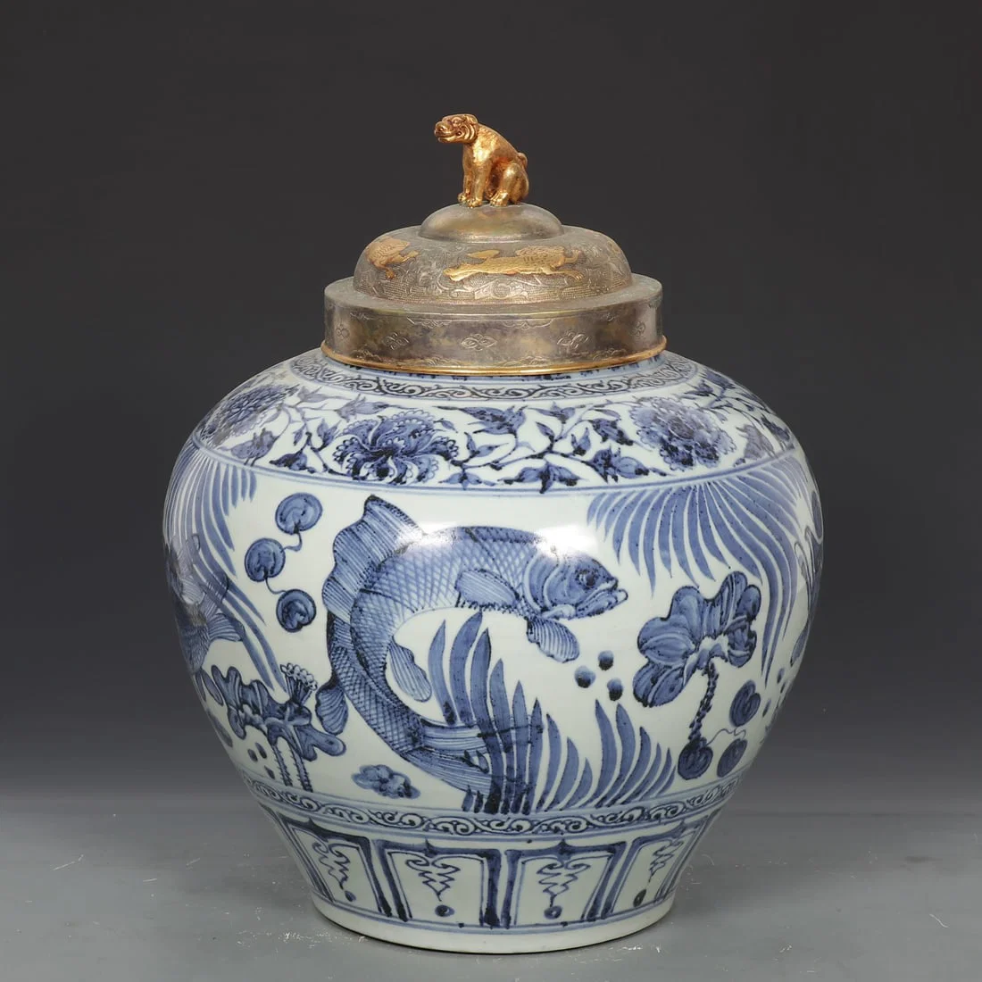 A Huge Blue and White Gilt Silver Hornwort Pattern Jar with Cover